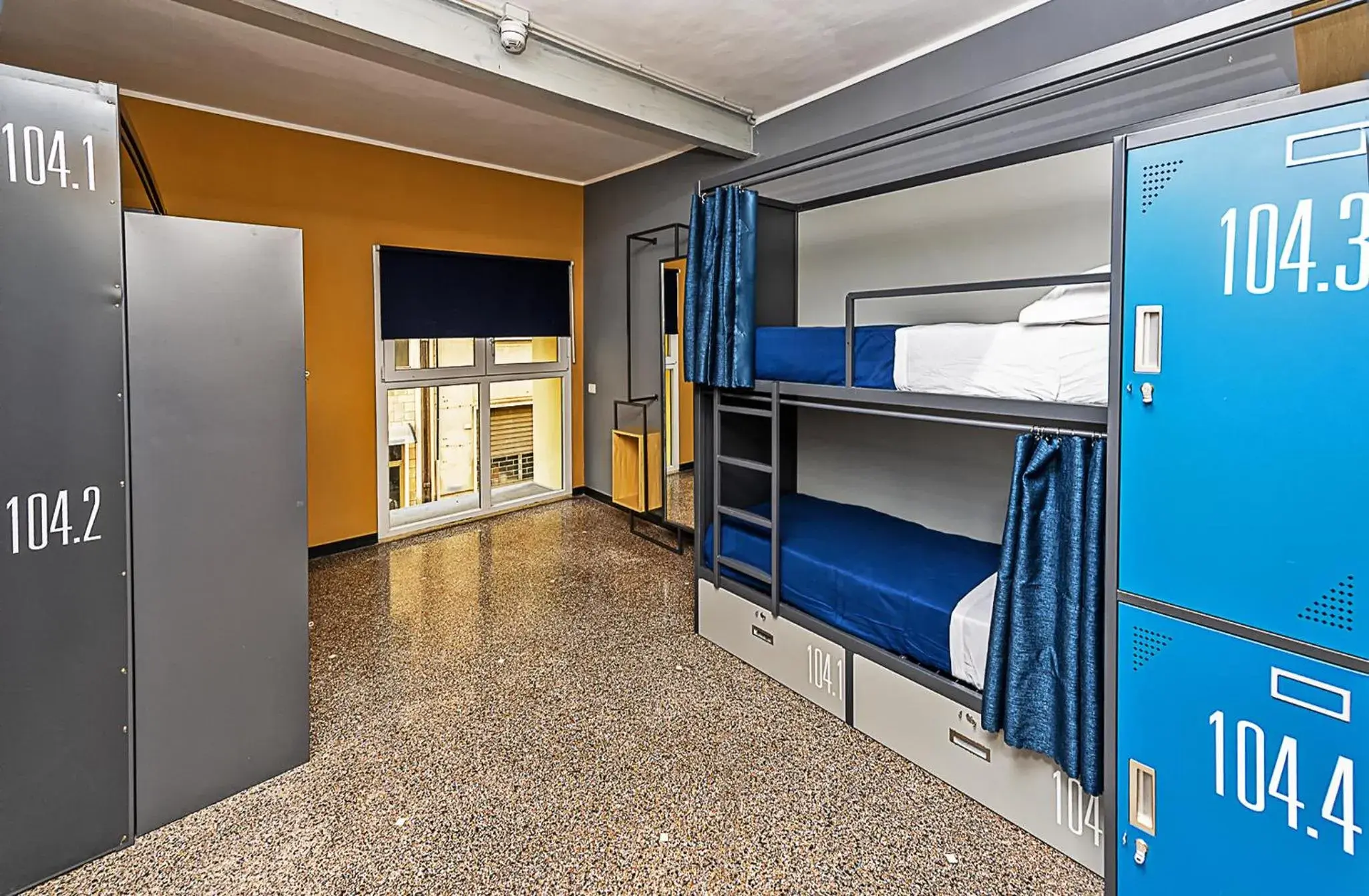 Bed in 4-Bed Mixed Dormitory Room with Private External Bathroom in Marathon Hostel Bed in 4-Bed Mixed Dormitory Room with Private External Bathroom in Marathon Hostel