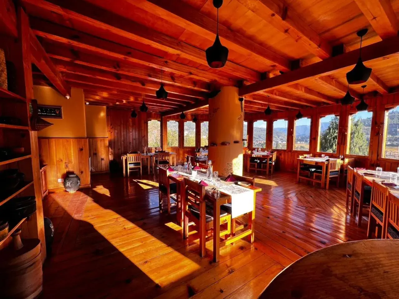 Restaurant/places to eat in Rema Resort Restaurant/places to eat in Rema Resort