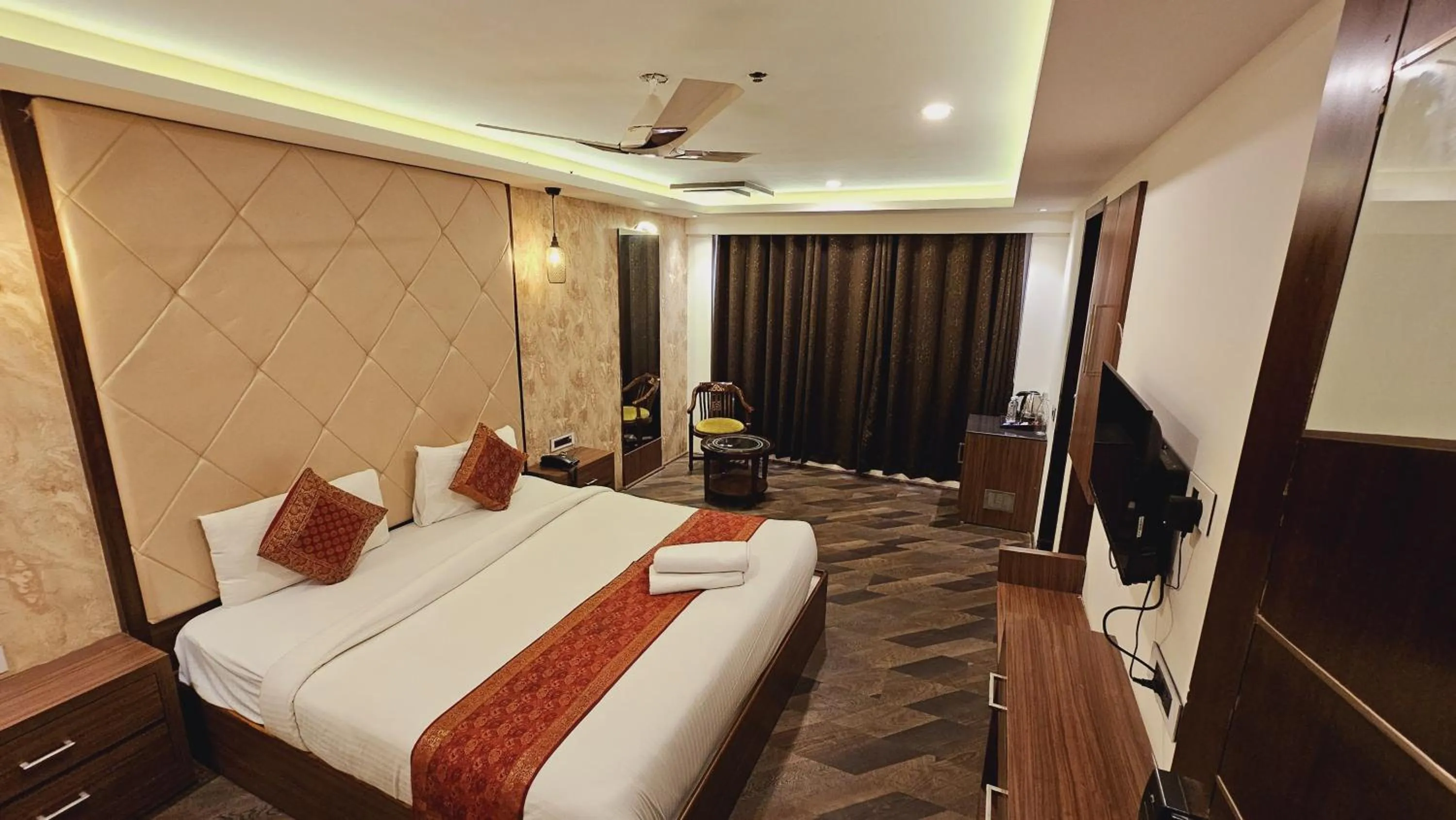 Photo of the whole room in THE TRIUMPH HOTEL