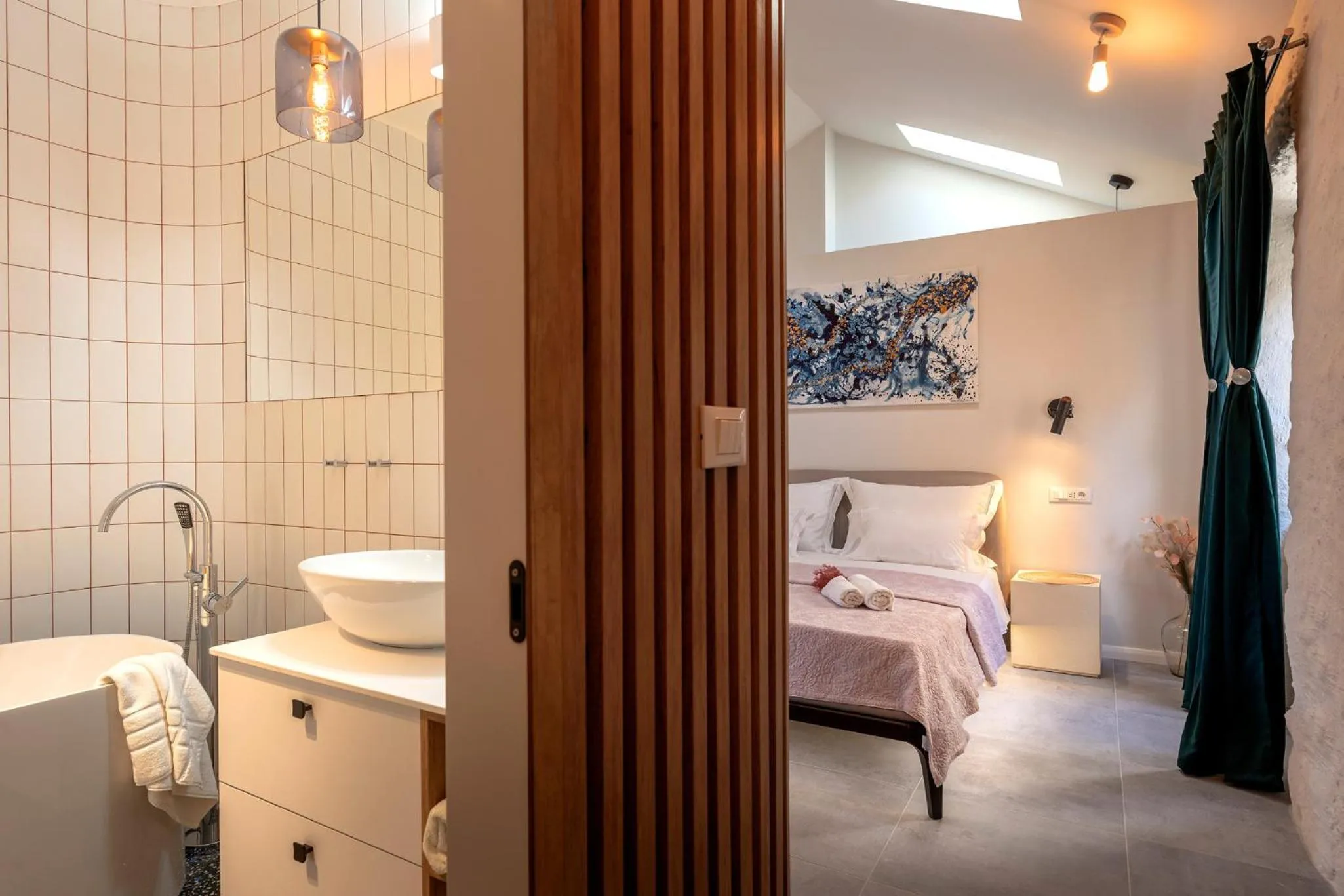 Bathroom, Bed in Good vibrations in center 80m2 for 2 GLAVICA