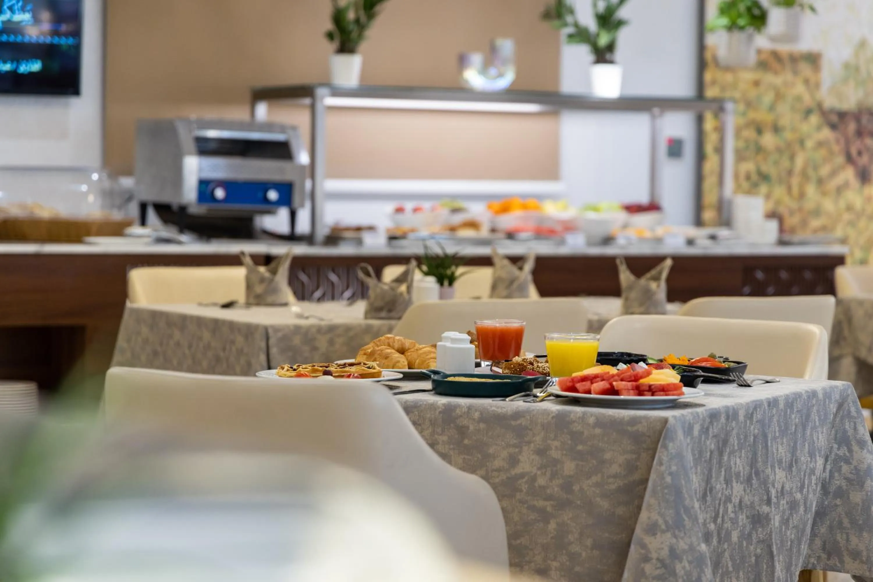 Restaurant/places to eat in Qasr Al Sahab Hotel Makkah