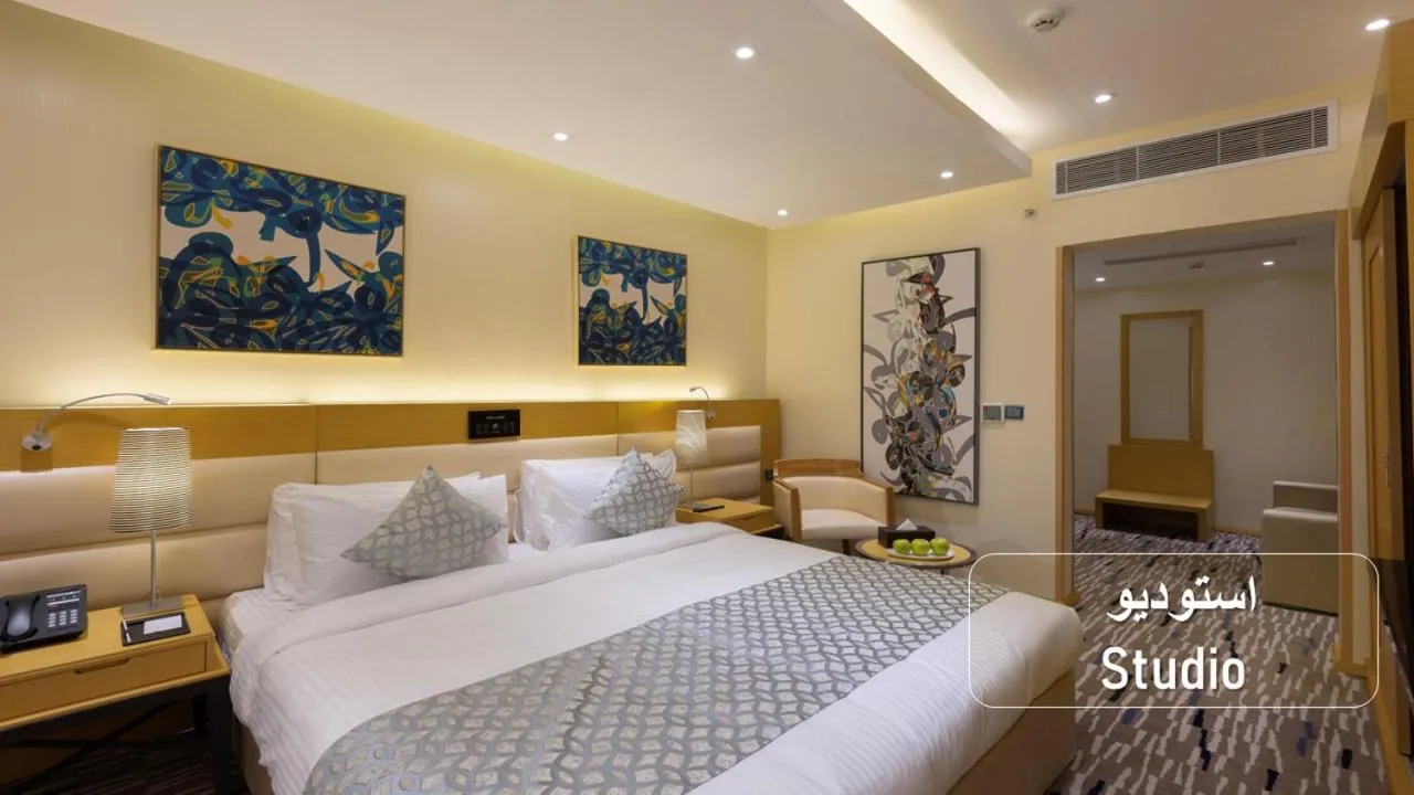 Bed in Qasr Al Sahab Hotel Makkah