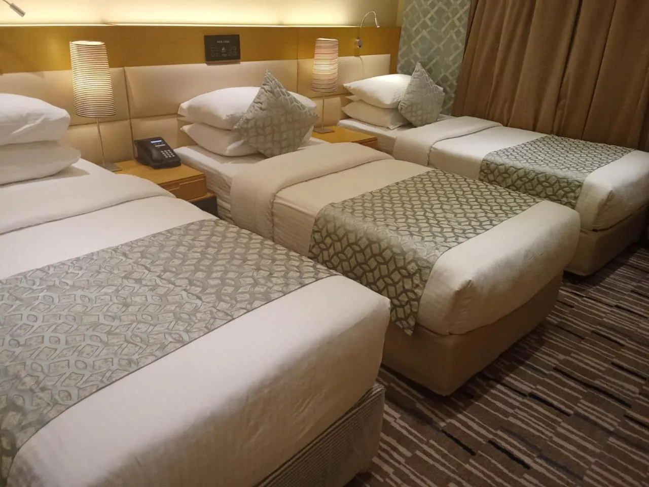 Bed in Qasr Al Sahab Hotel Makkah