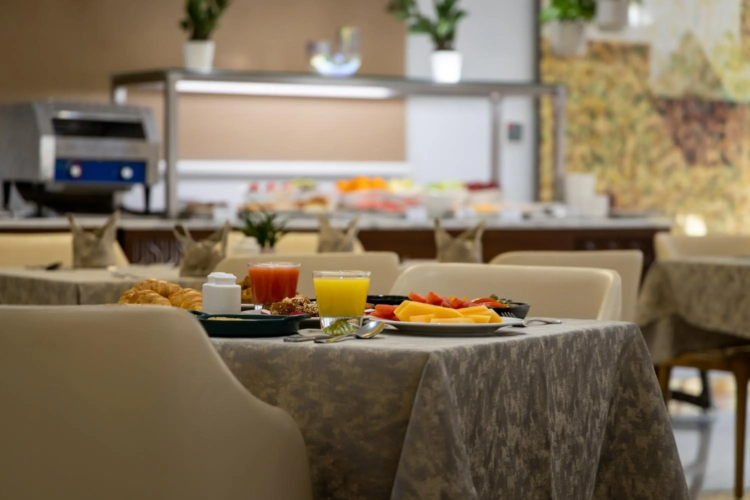 Restaurant/places to eat in Qasr Al Sahab Hotel Makkah Restaurant/places to eat in Qasr Al Sahab Hotel Makkah