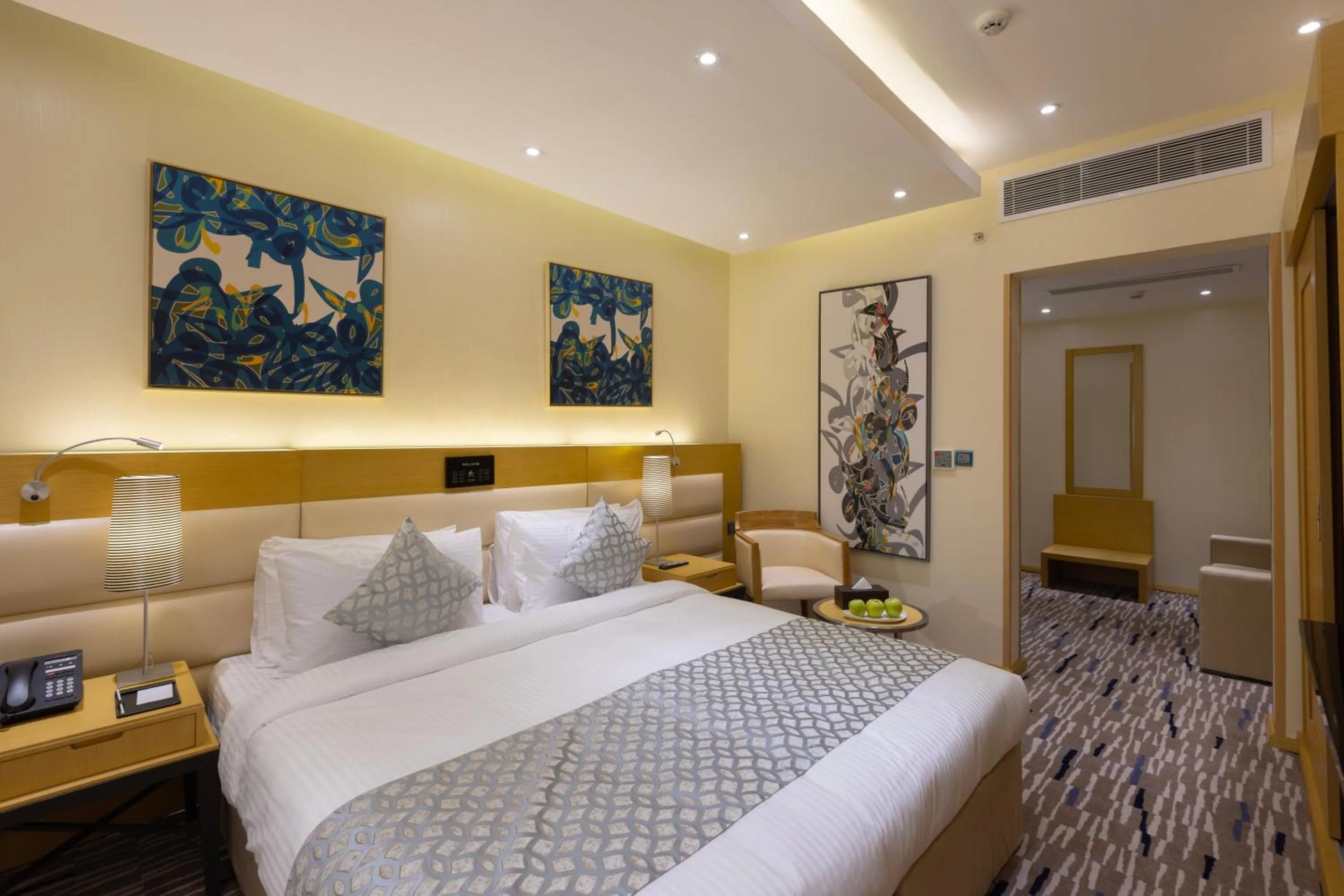 Photo of the whole room, Bed in Qasr Al Sahab Hotel Makkah