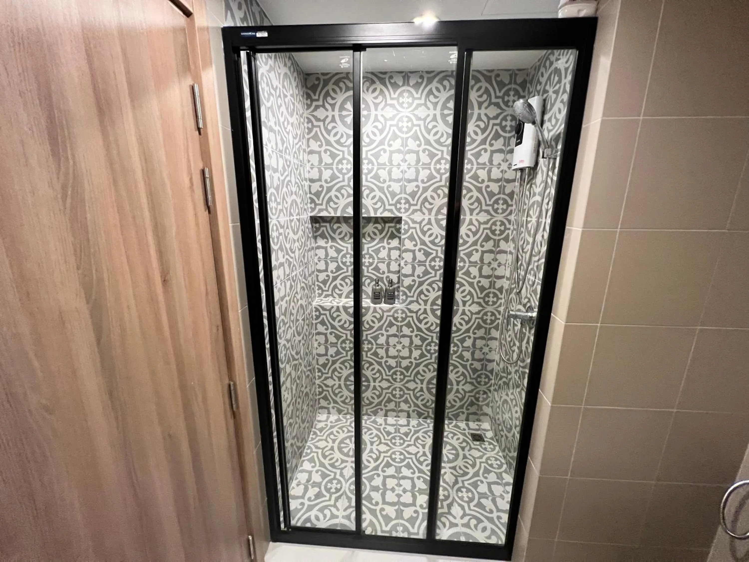 LA Beachfront Relaxation HuaHin by RT258