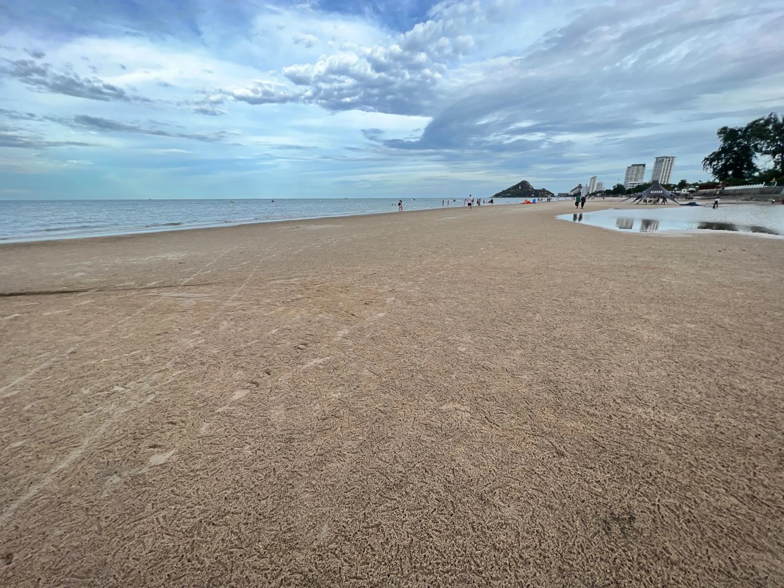 LA Beachfront Relaxation HuaHin by RT258