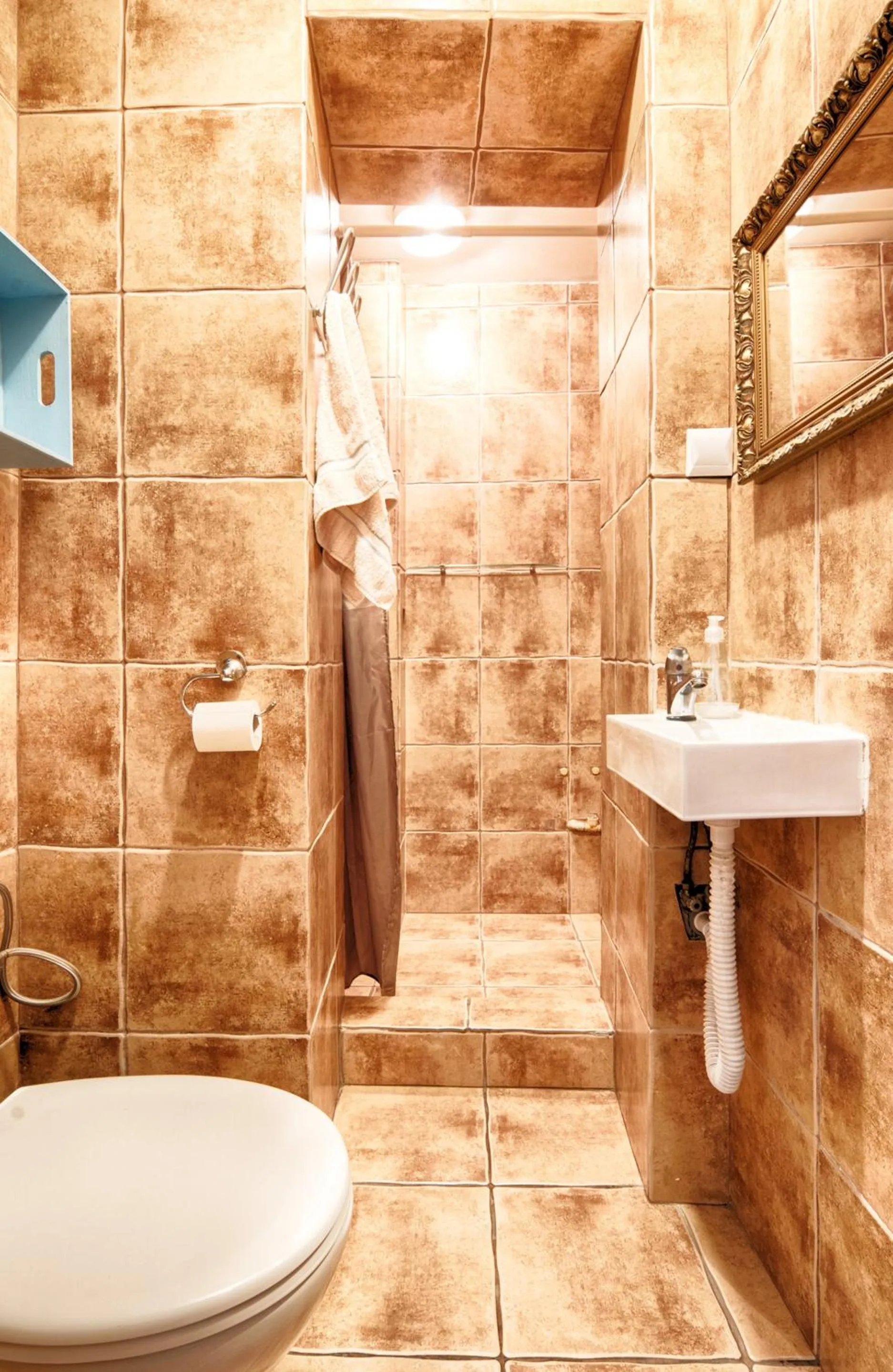 Bathroom in Old Town Kanonia Hostel & Apartments