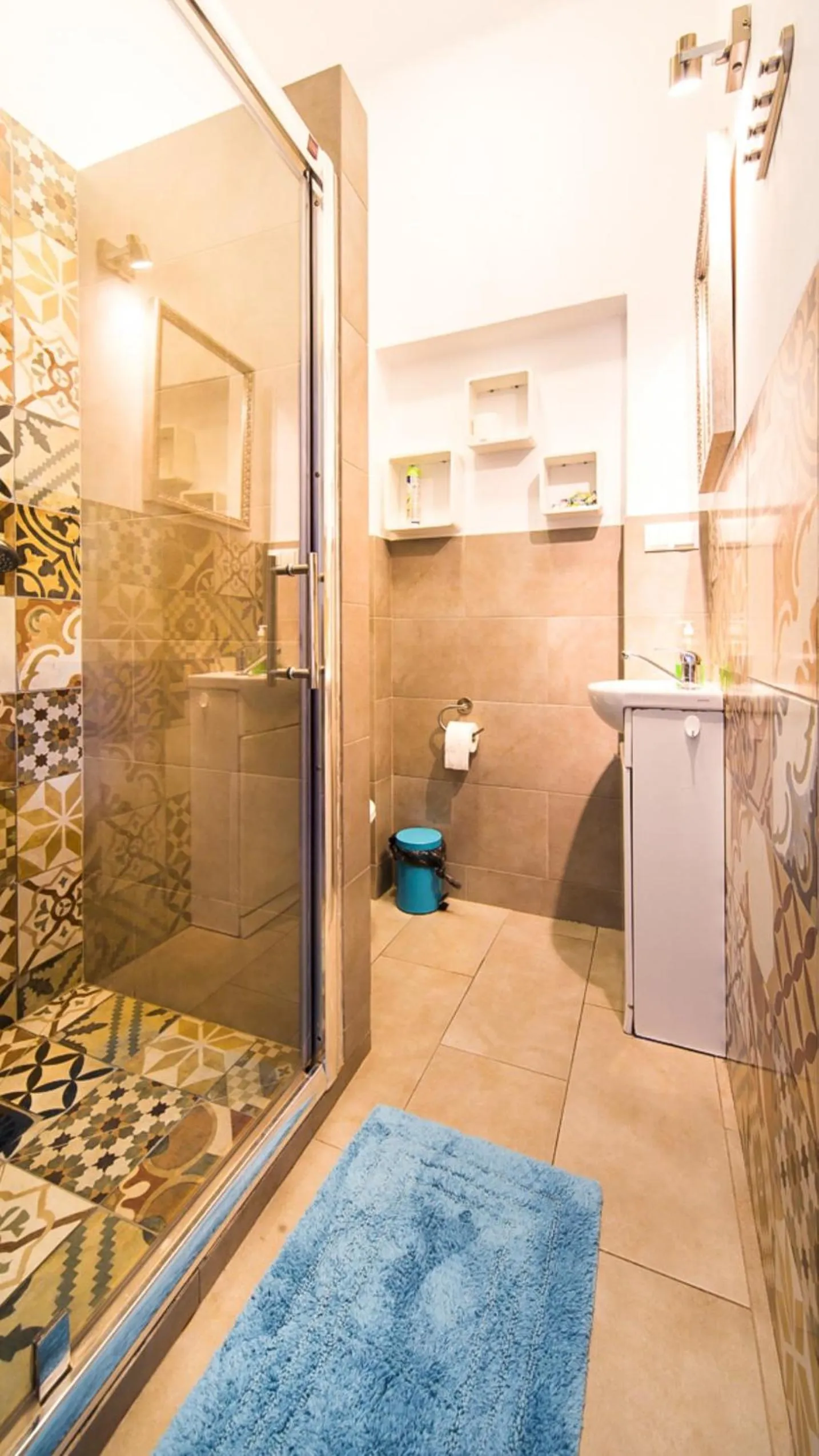 Bathroom in Old Town Kanonia Hostel & Apartments