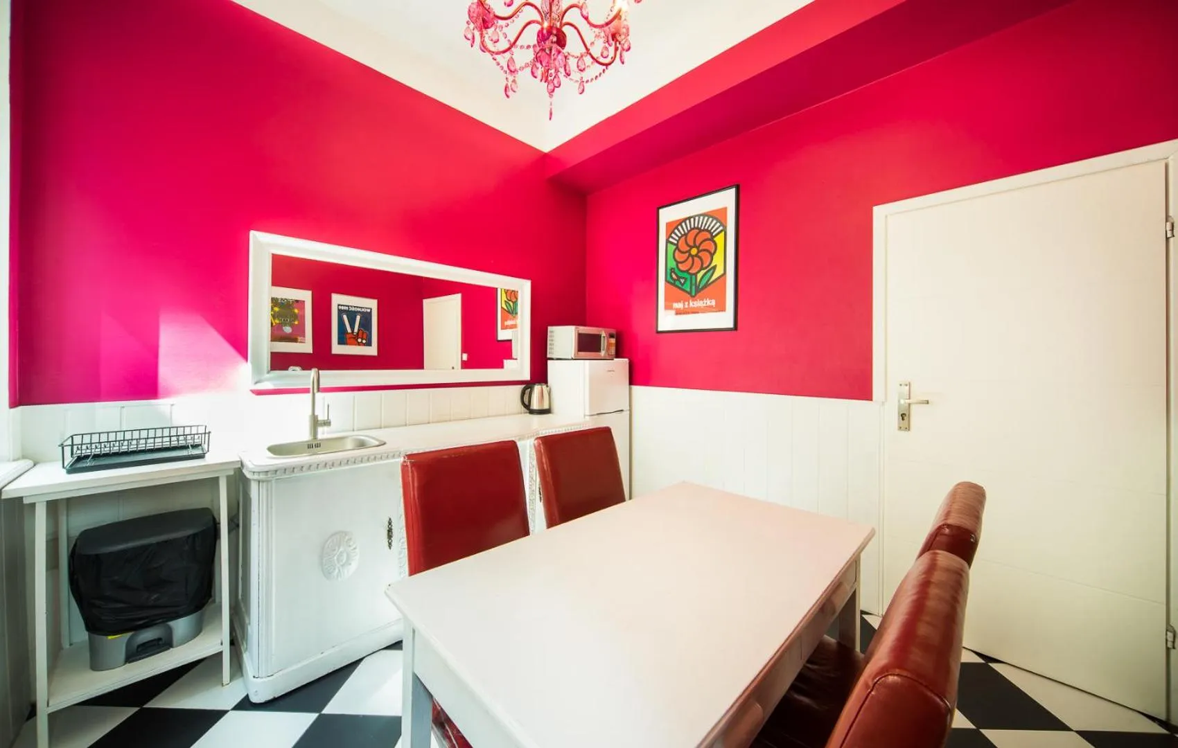 Kitchen or kitchenette in Old Town Kanonia Hostel & Apartments