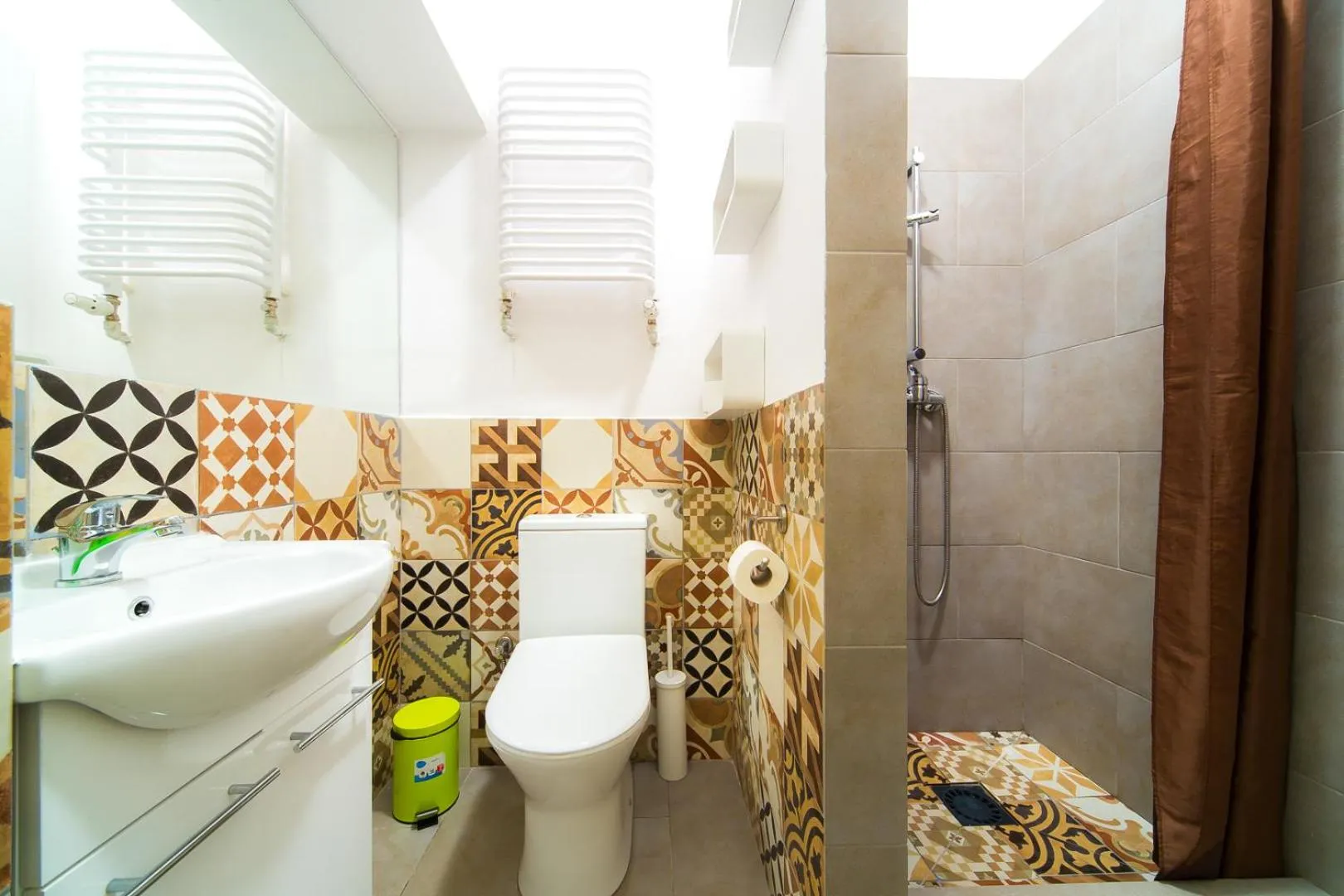 Bathroom in Old Town Kanonia Hostel & Apartments