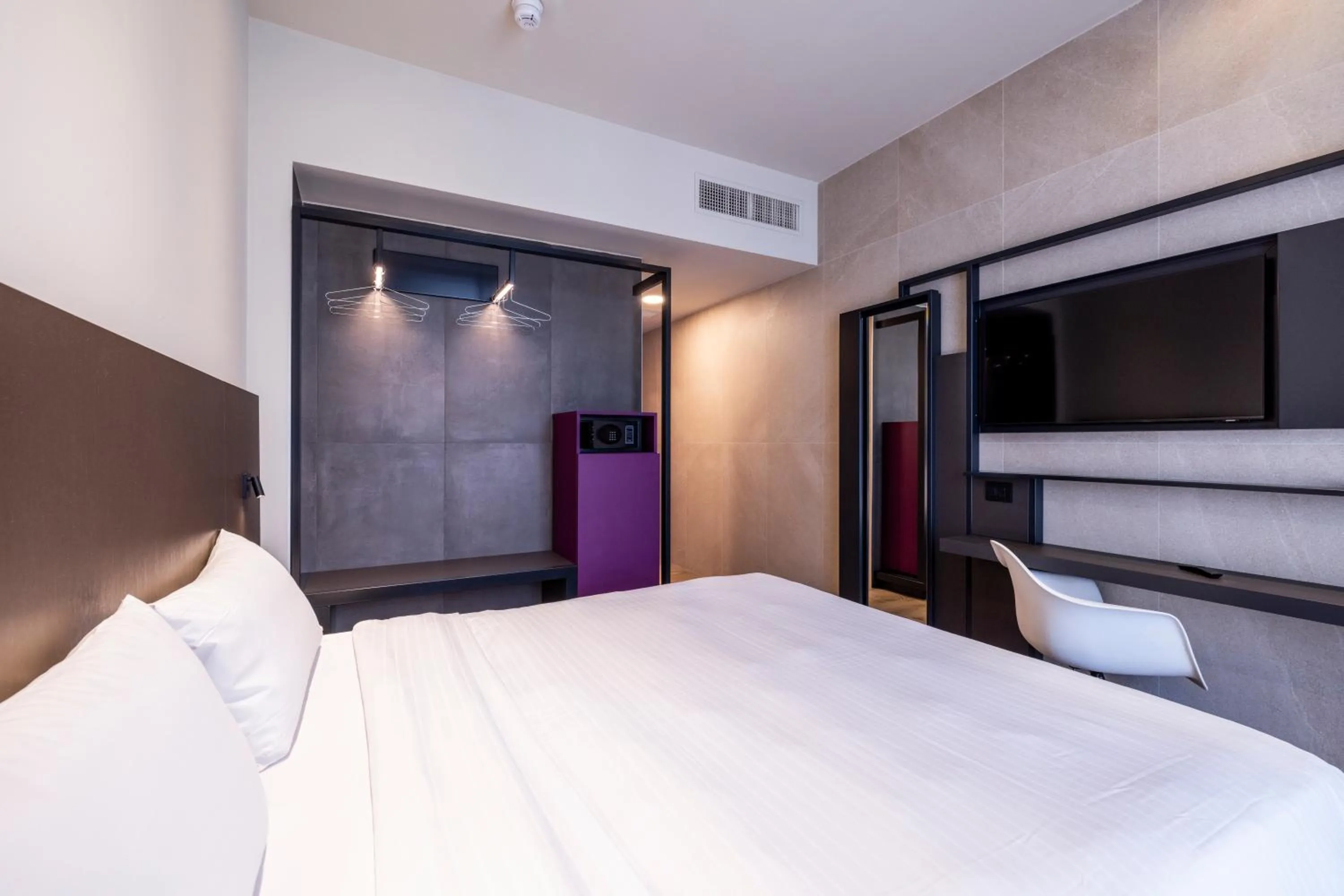 Bedroom, Bed in Hotel degli Arcimboldi