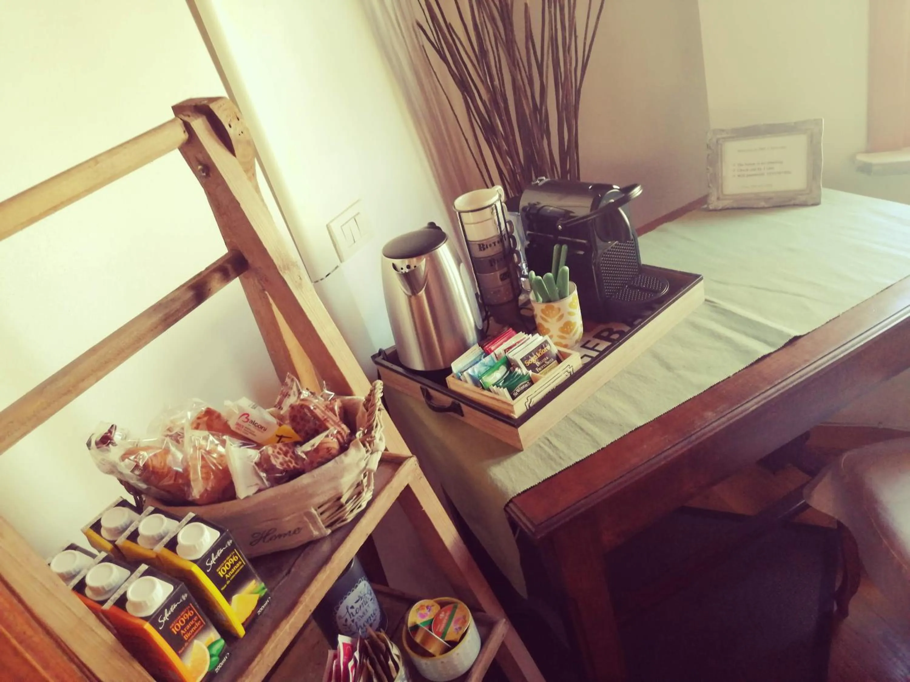 Coffee/tea facilities, Bed in Il Pettirosso B&B