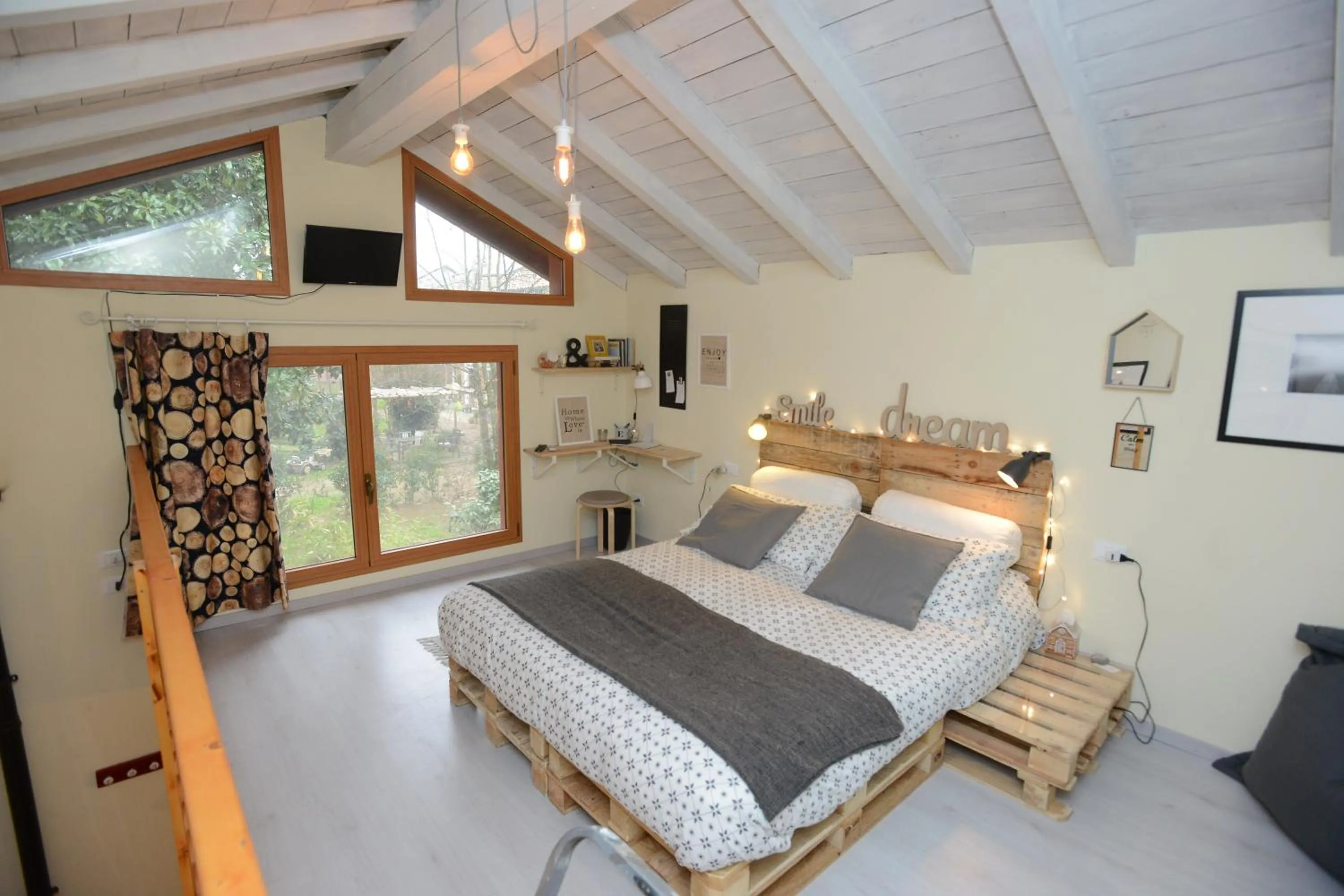 Photo of the whole room, Bed in Il Pettirosso B&B