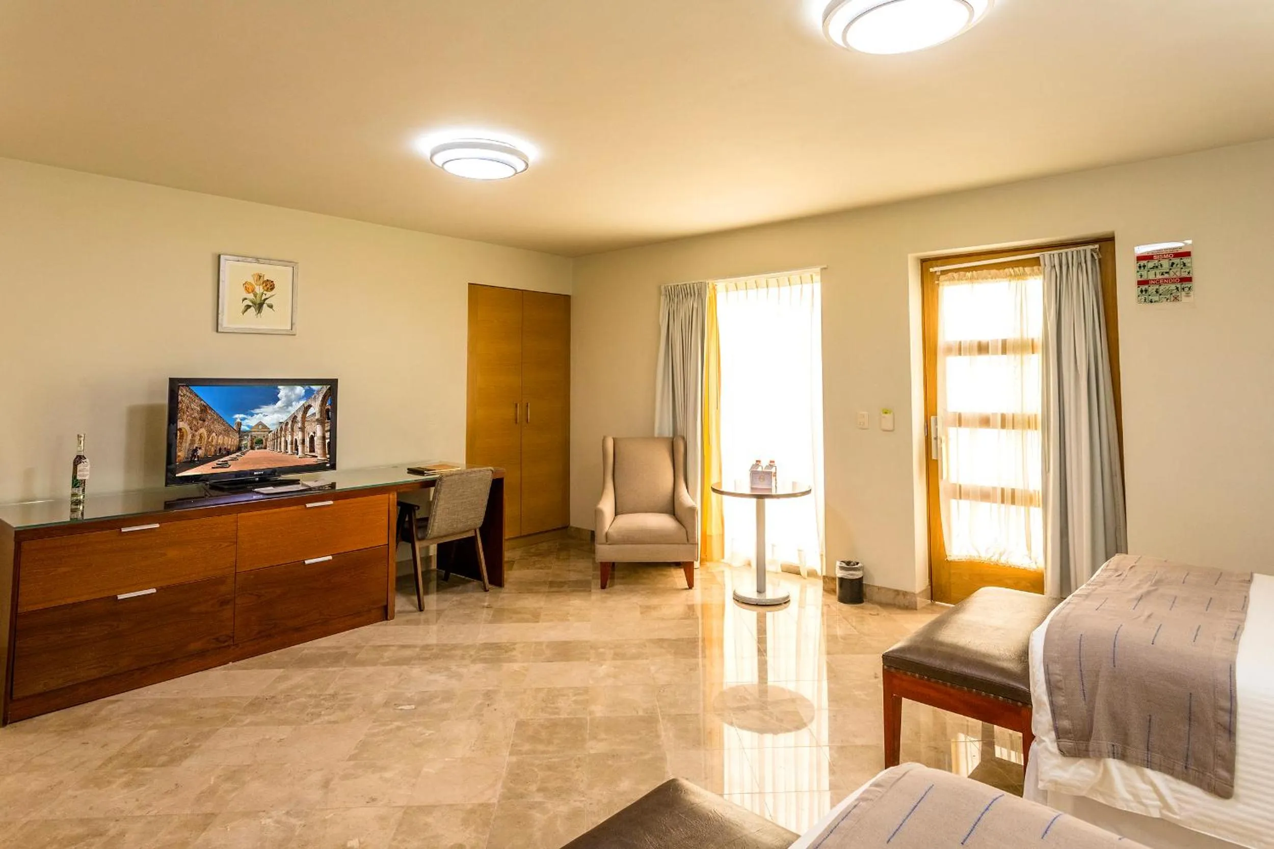 Photo of the whole room, Bed in Hotel Parador de Alcalá