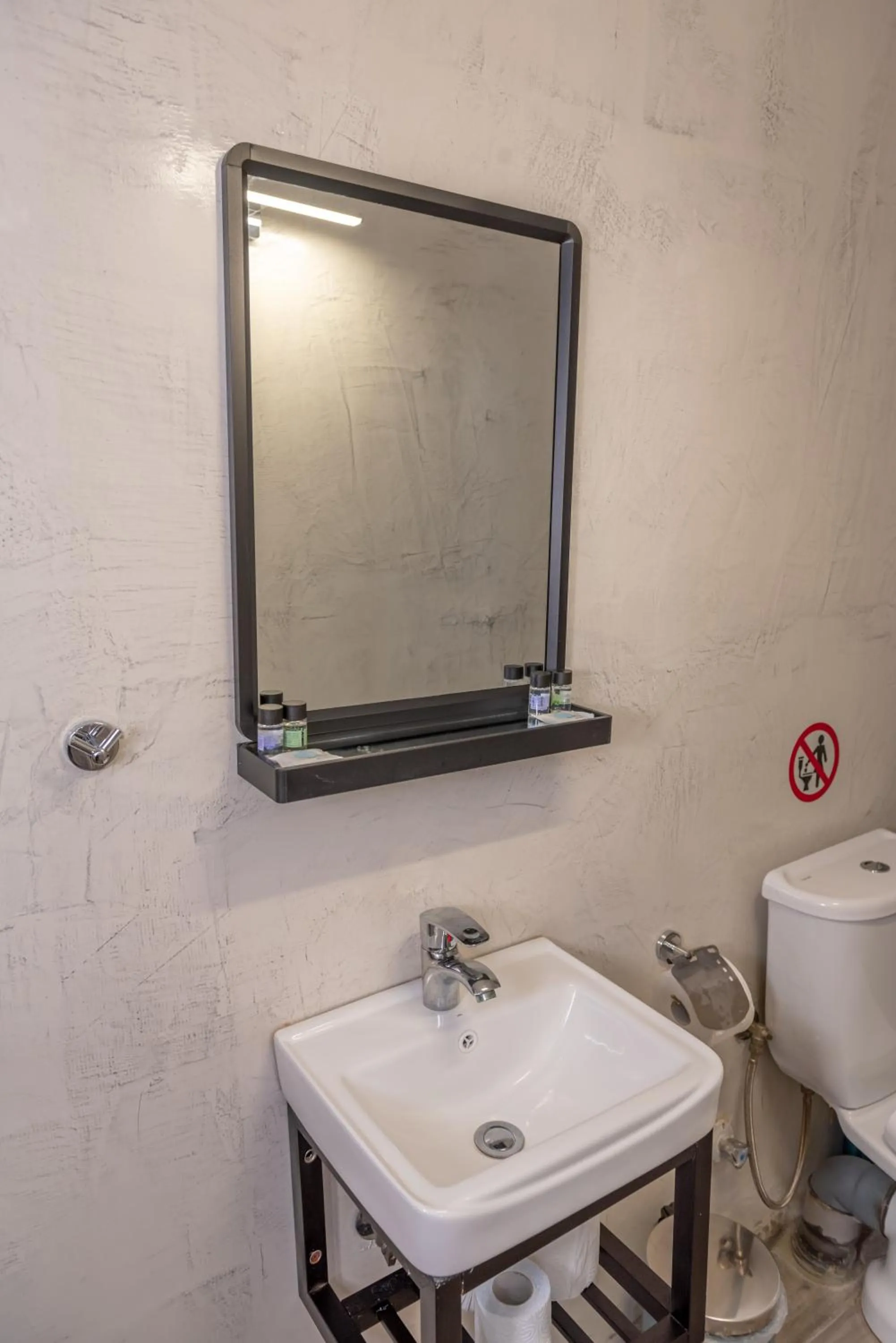 Toilet in Medusa Rooms