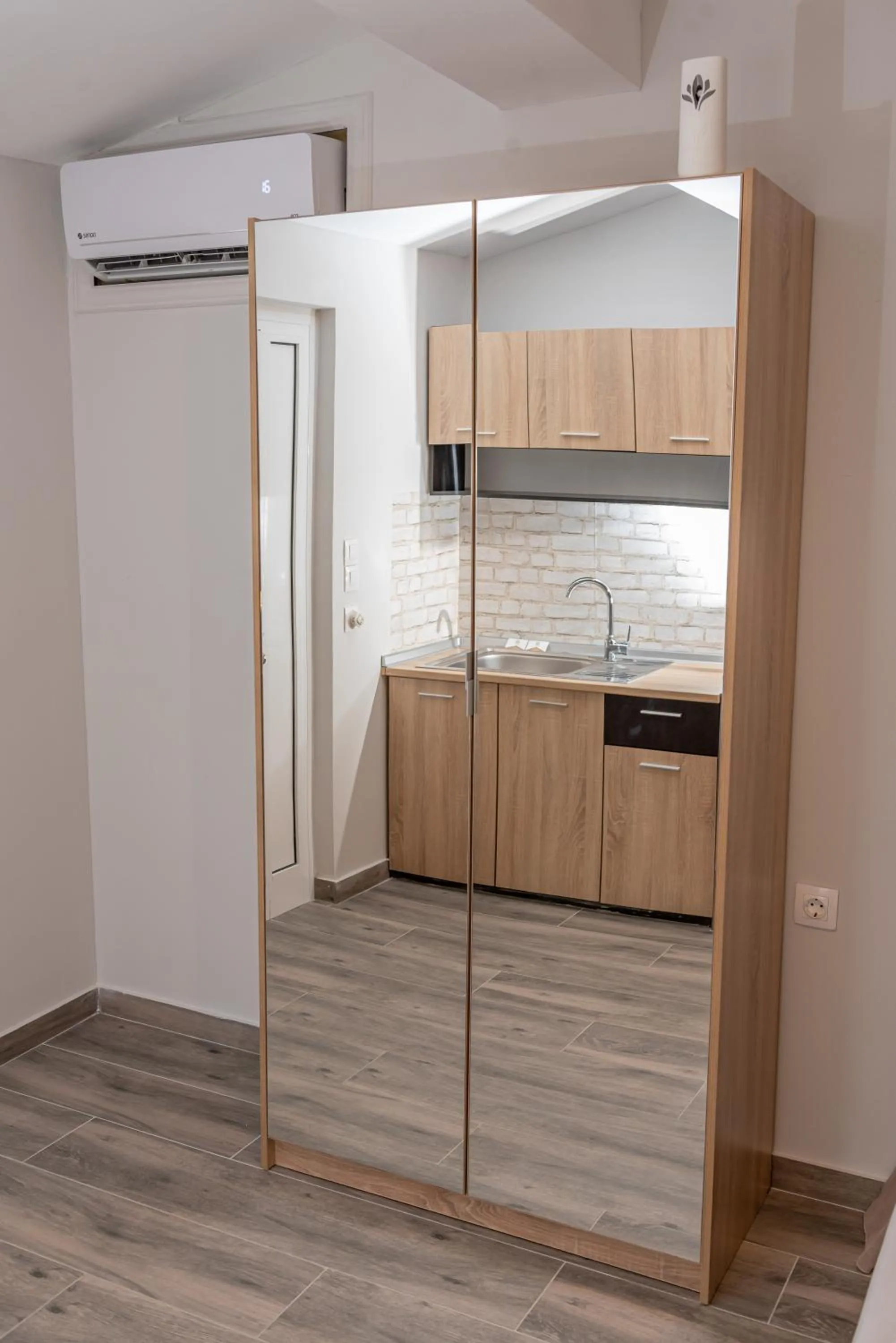 wardrobe in Medusa Rooms