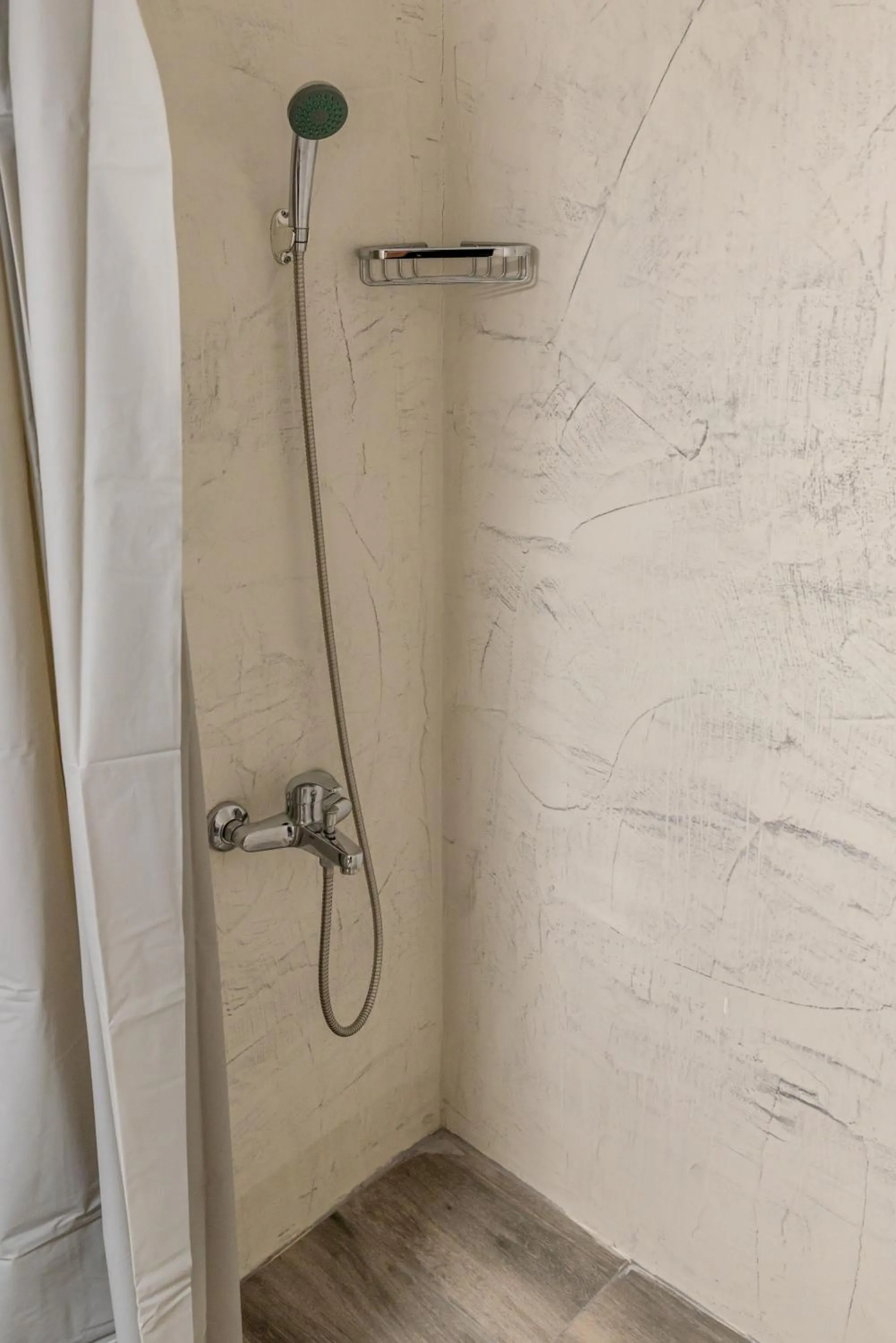 Shower in Medusa Rooms