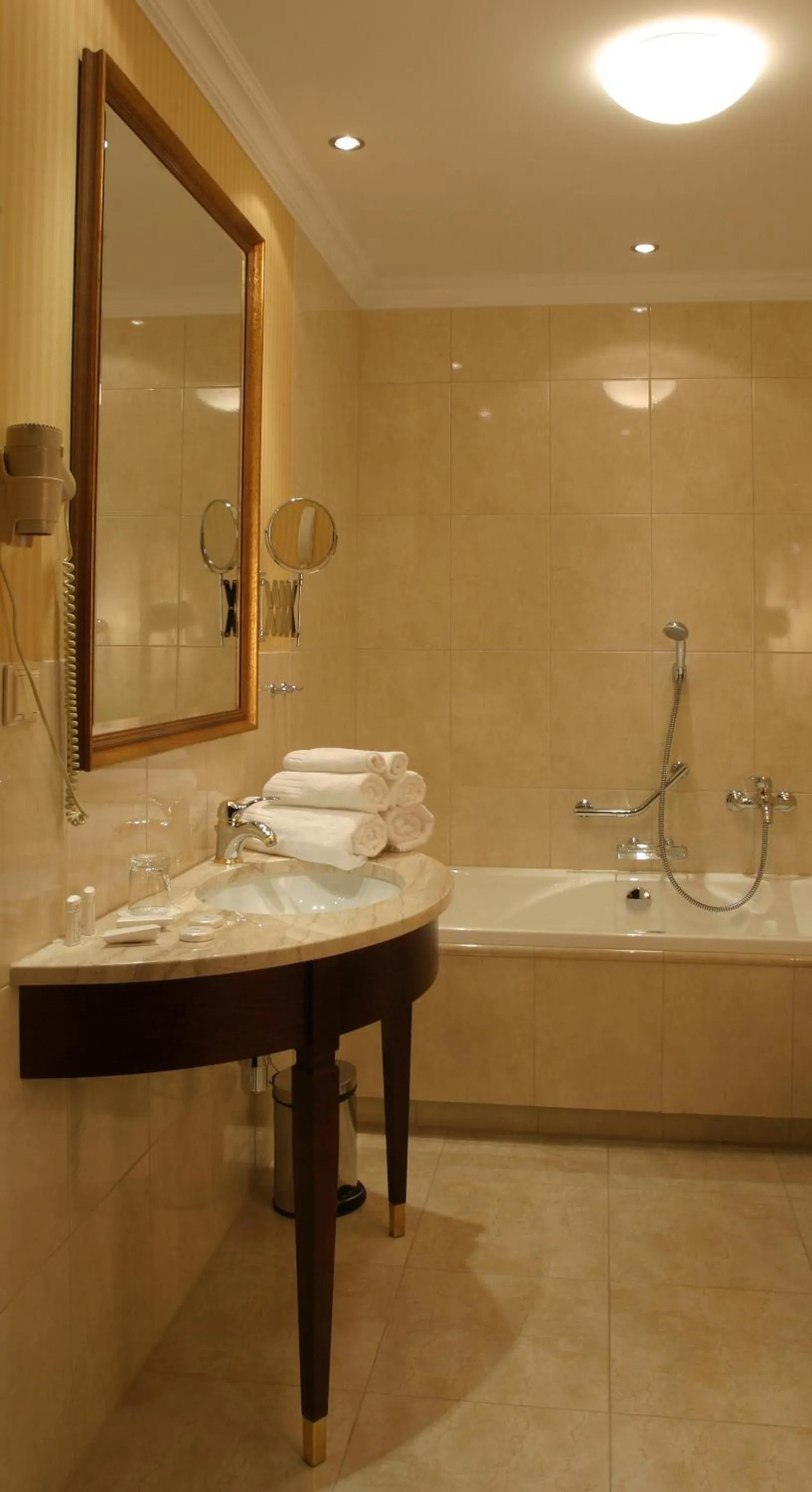 Bathroom in Hotel Branicki