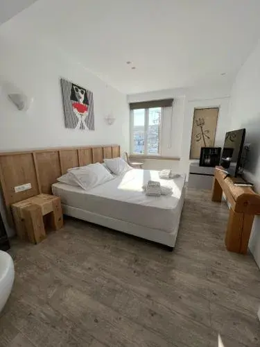 Standard Double or Twin Room with Sea View in Majestic Mykonos Standard Double or Twin Room with Sea View in Majestic Mykonos