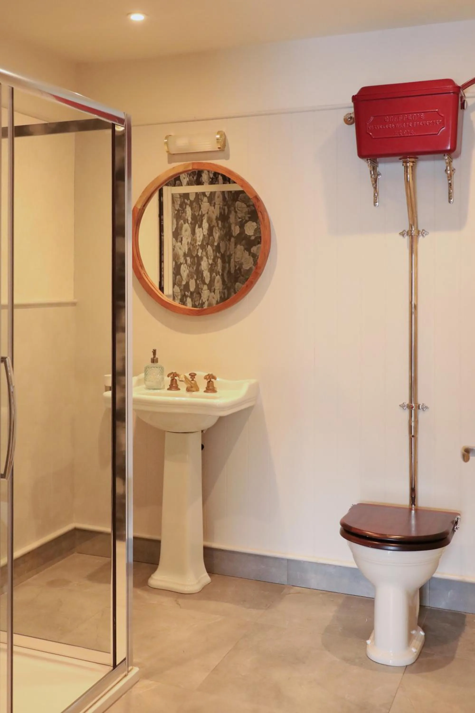 Bathroom in The Dundrum Inn B&B