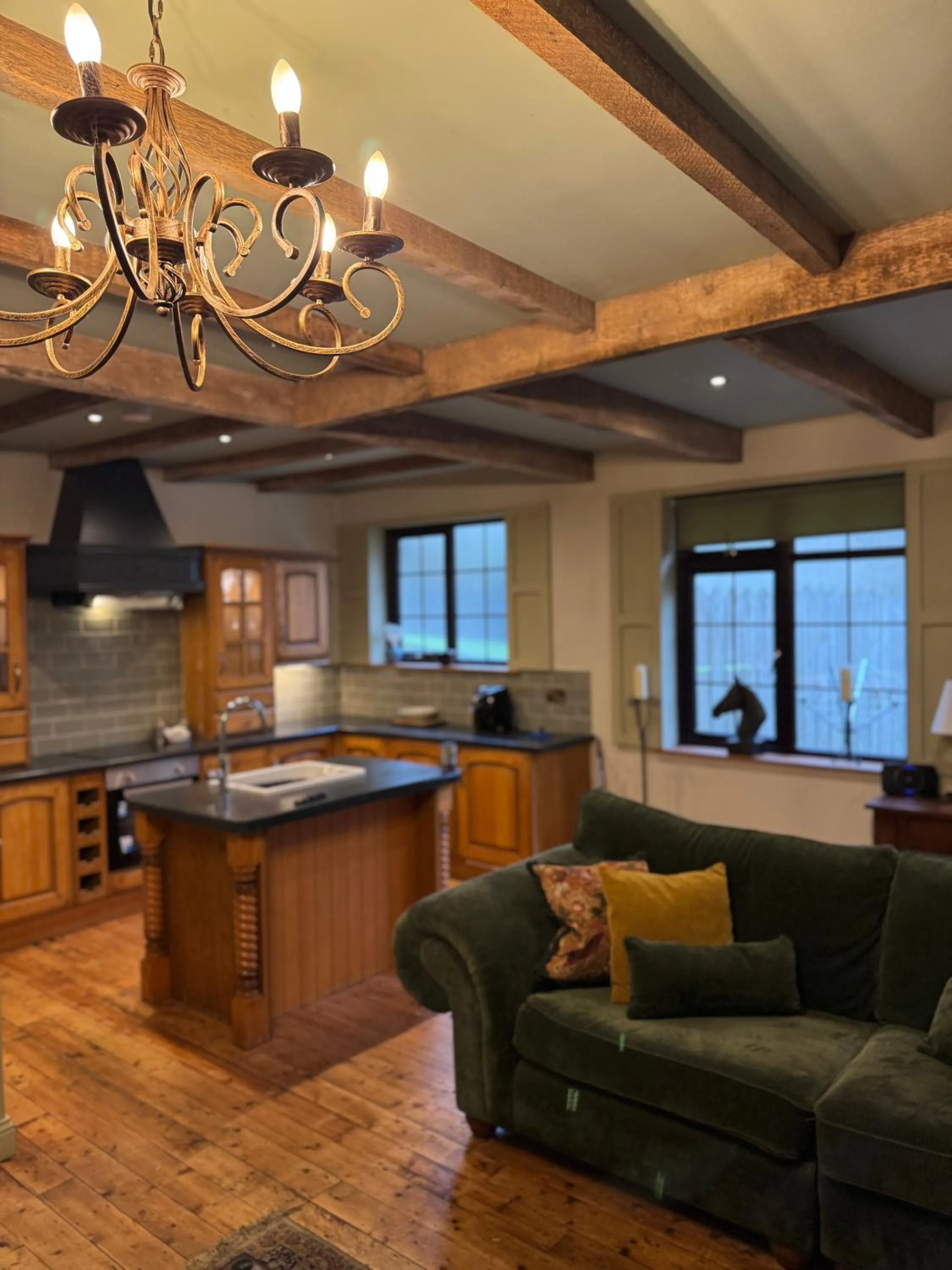 Kitchen or kitchenette in The Dundrum Inn B&B