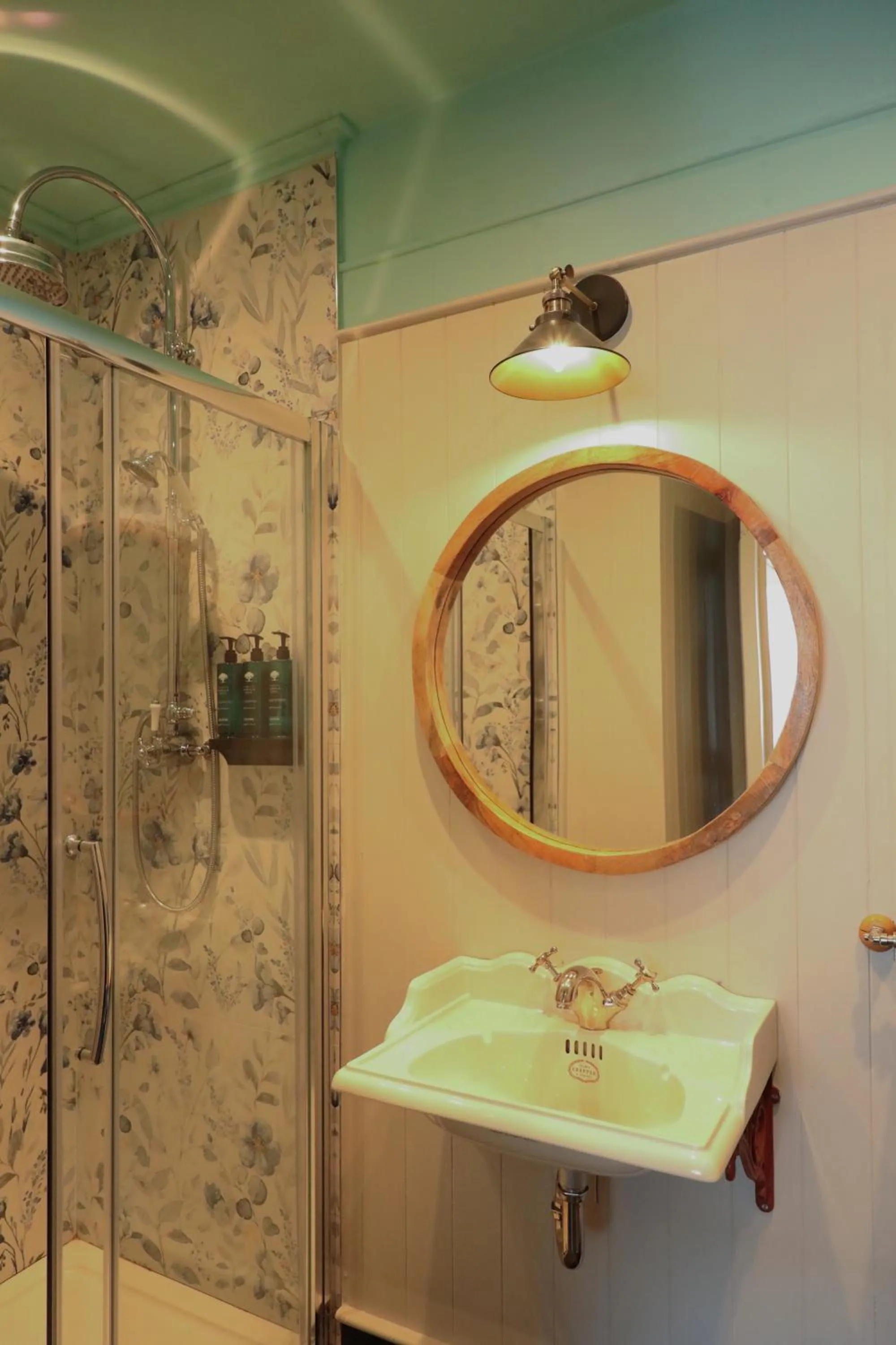 Bathroom in The Dundrum Inn B&B