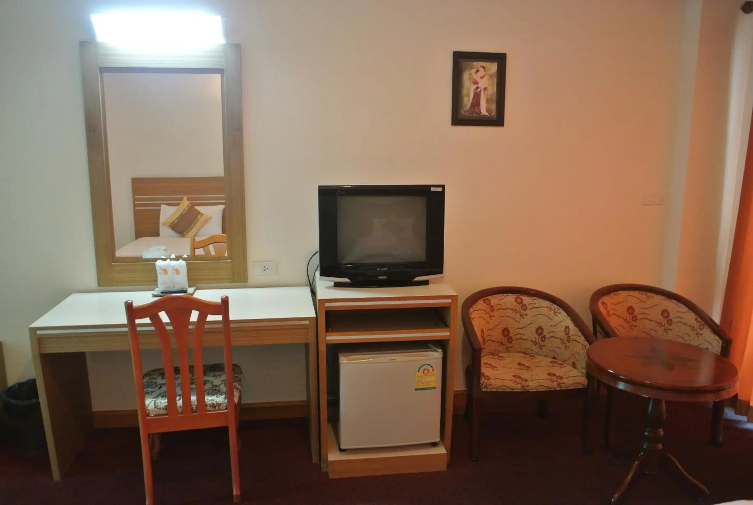 Photo of the whole room in Chaikana Thani Hotel Photo of the whole room in Chaikana Thani Hotel