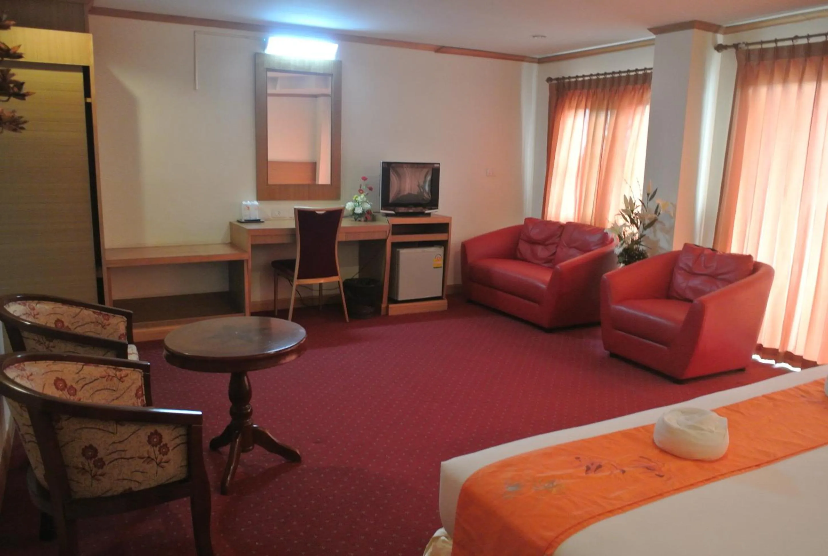 Photo of the whole room, Bed in Chaikana Thani Hotel