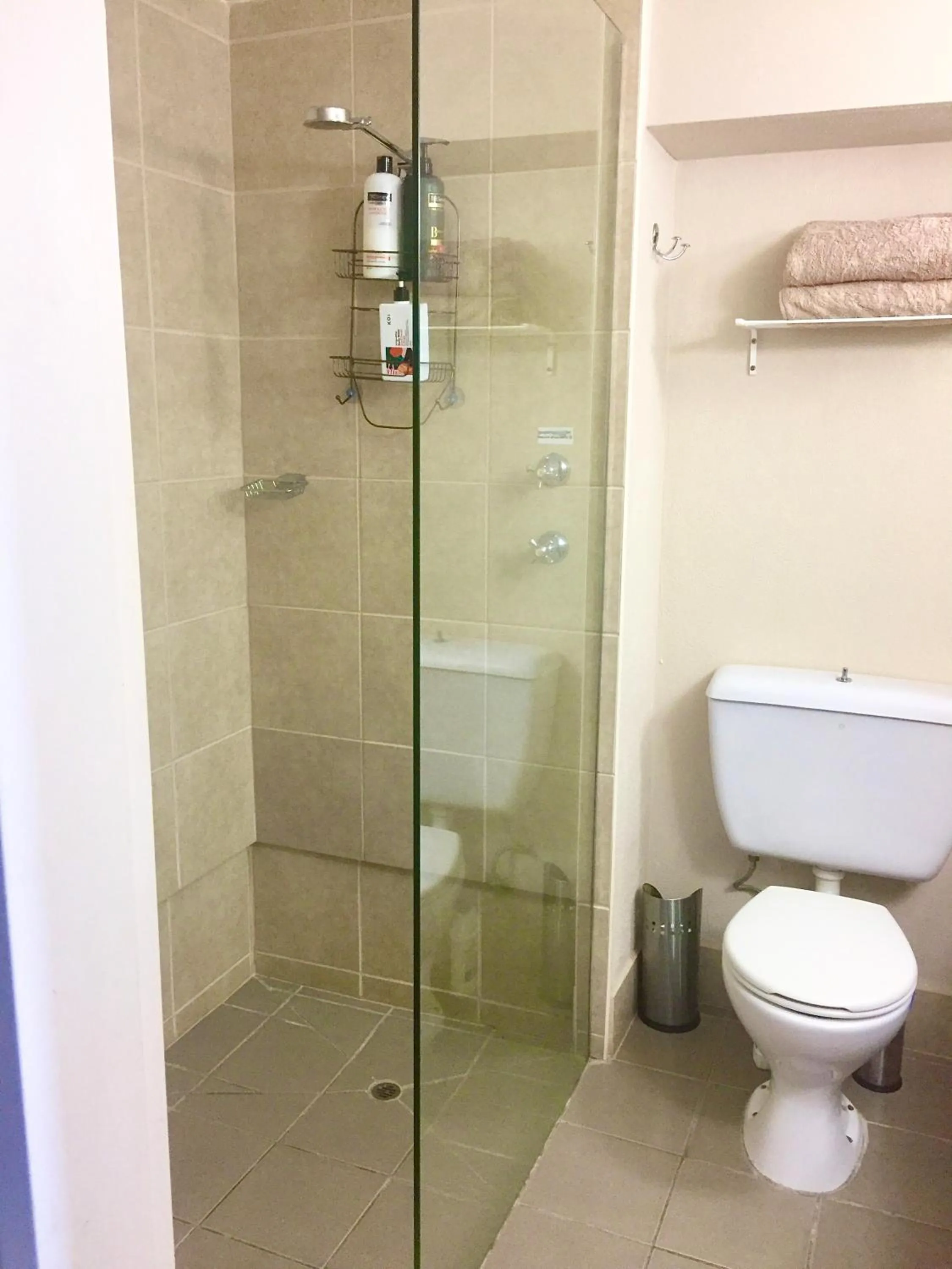 Shower in Seafront Studio The Strand