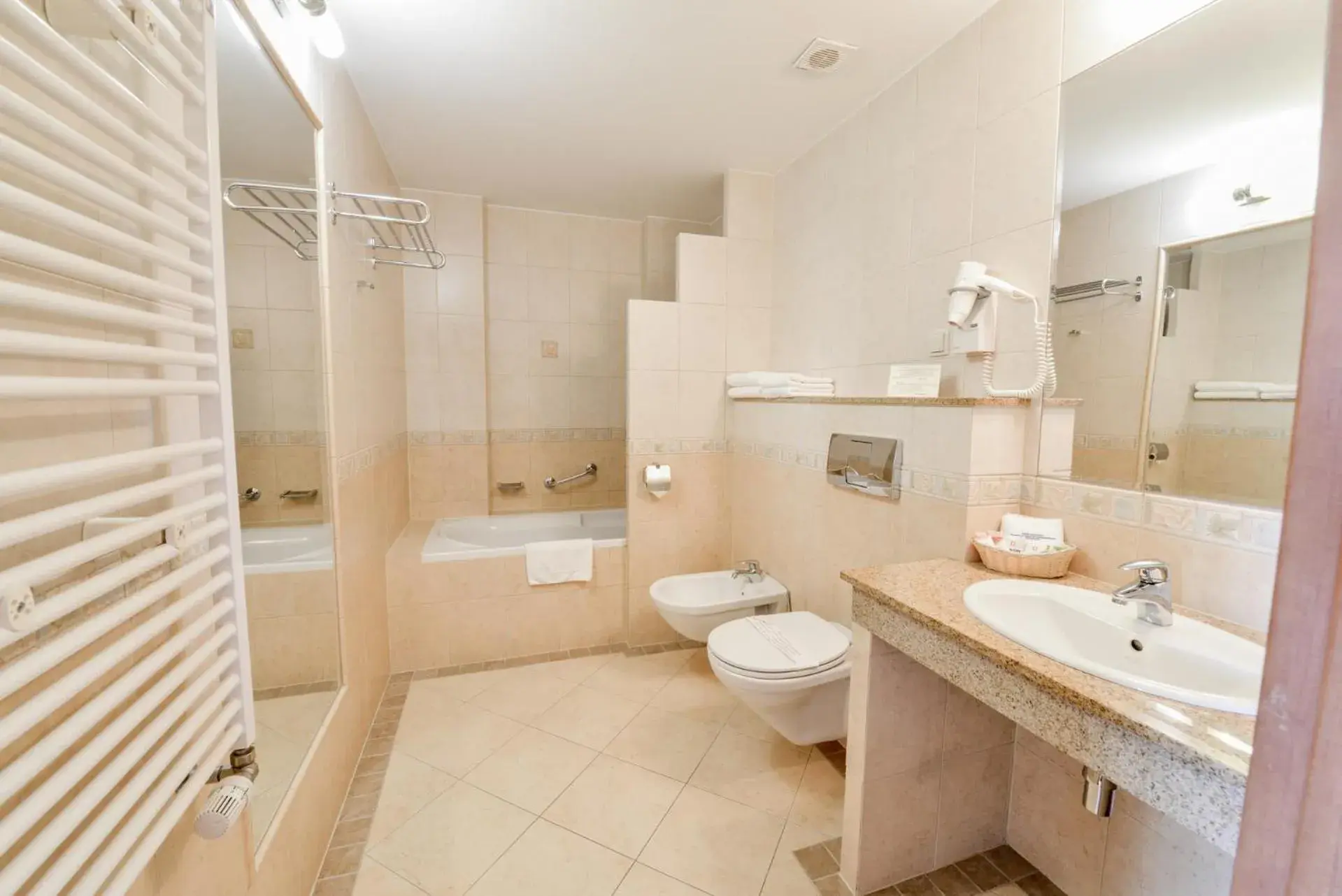 Deluxe Double Room in SPA Hotel Jawor Deluxe Double Room in SPA Hotel Jawor