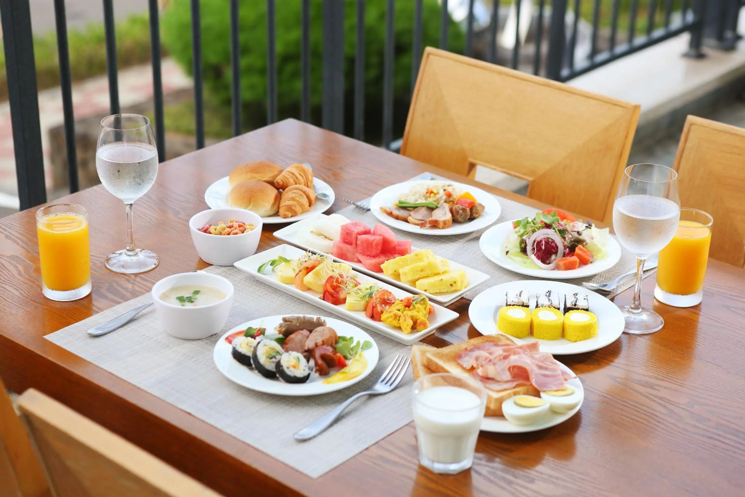 Breakfast in Bareve Hotel