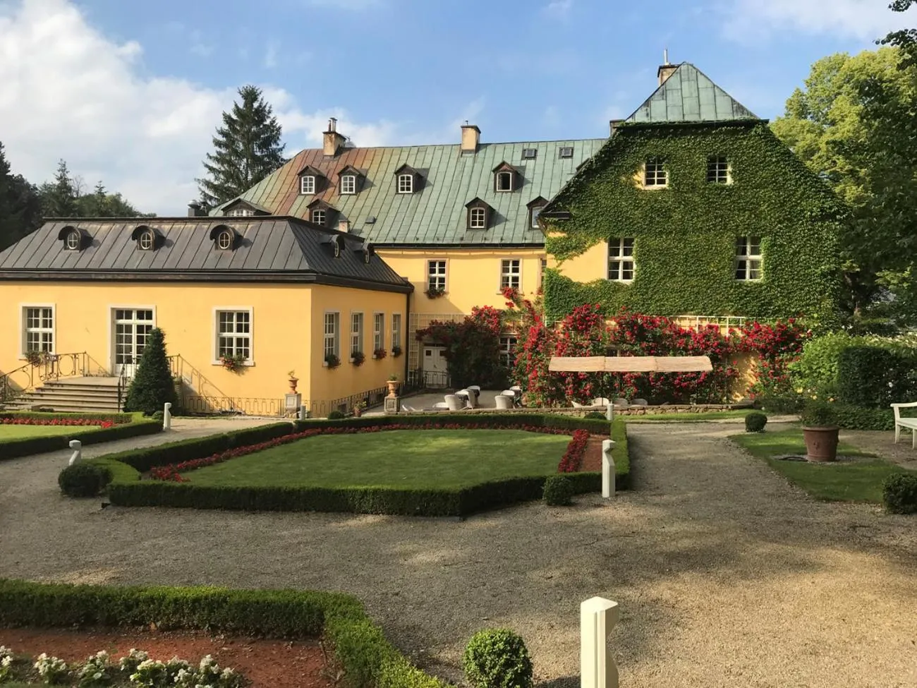 Property building in Hotel Palac Staniszow