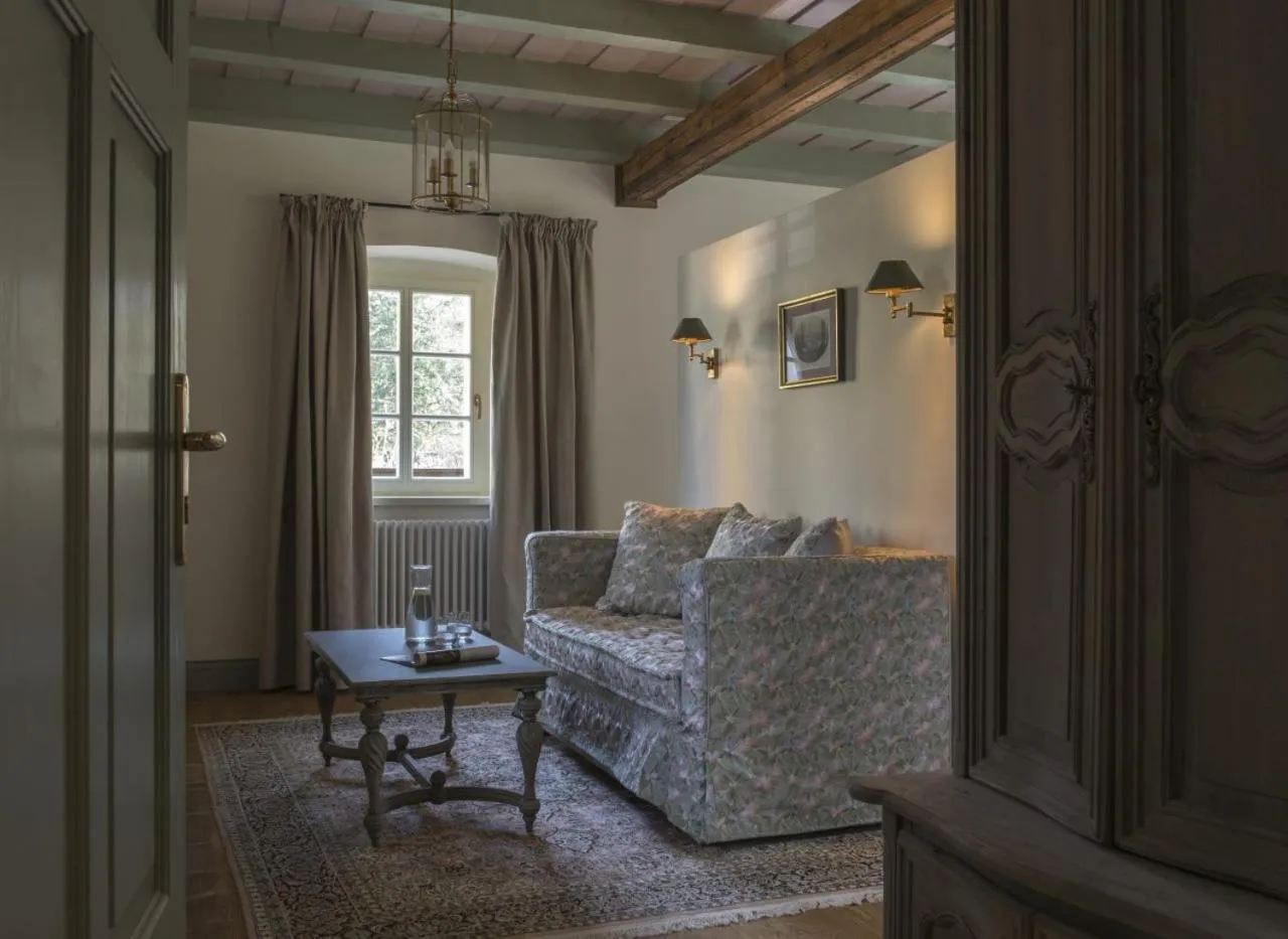 Seating area in Hotel Palac Staniszow