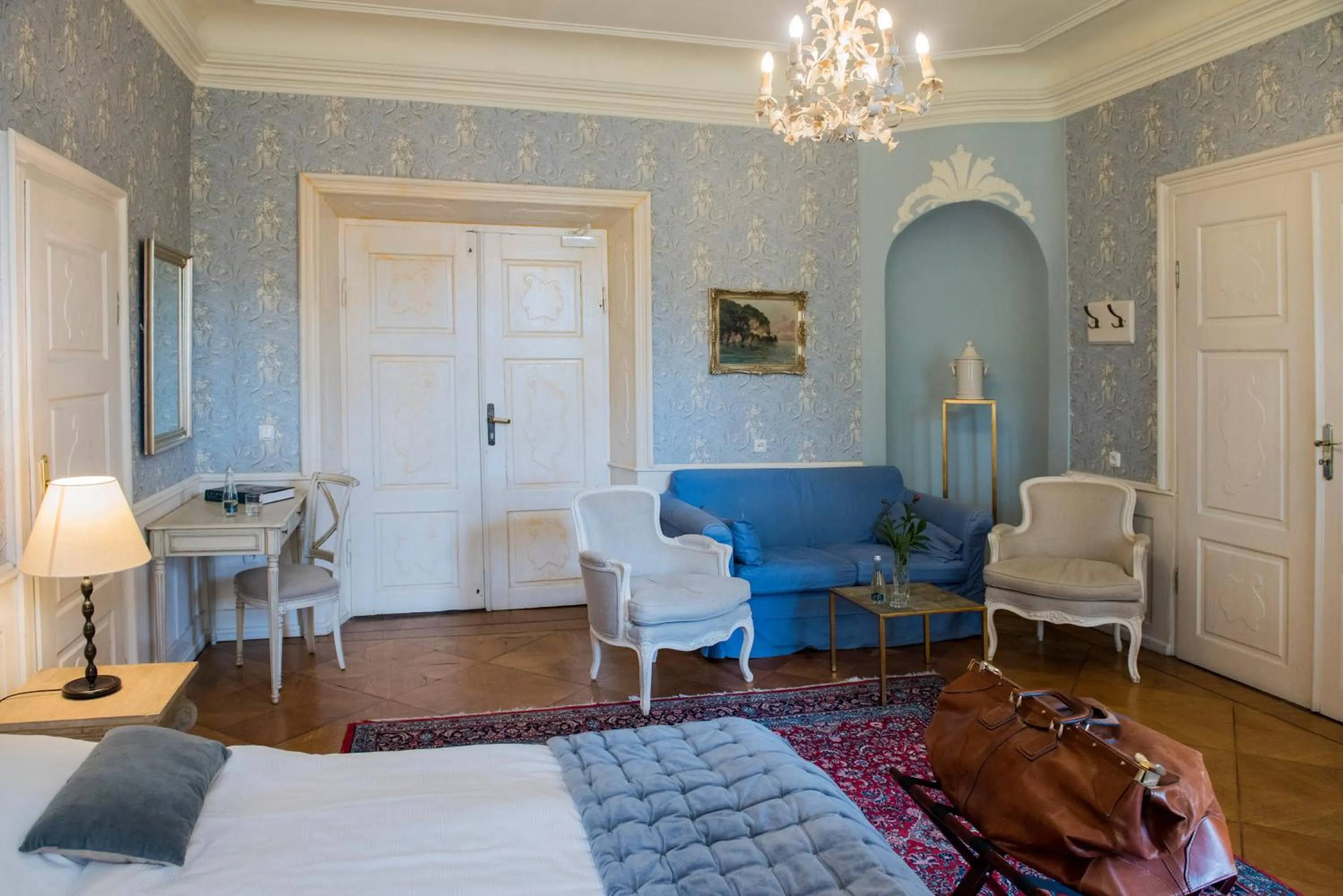 Seating area, Bed in Hotel Palac Staniszow