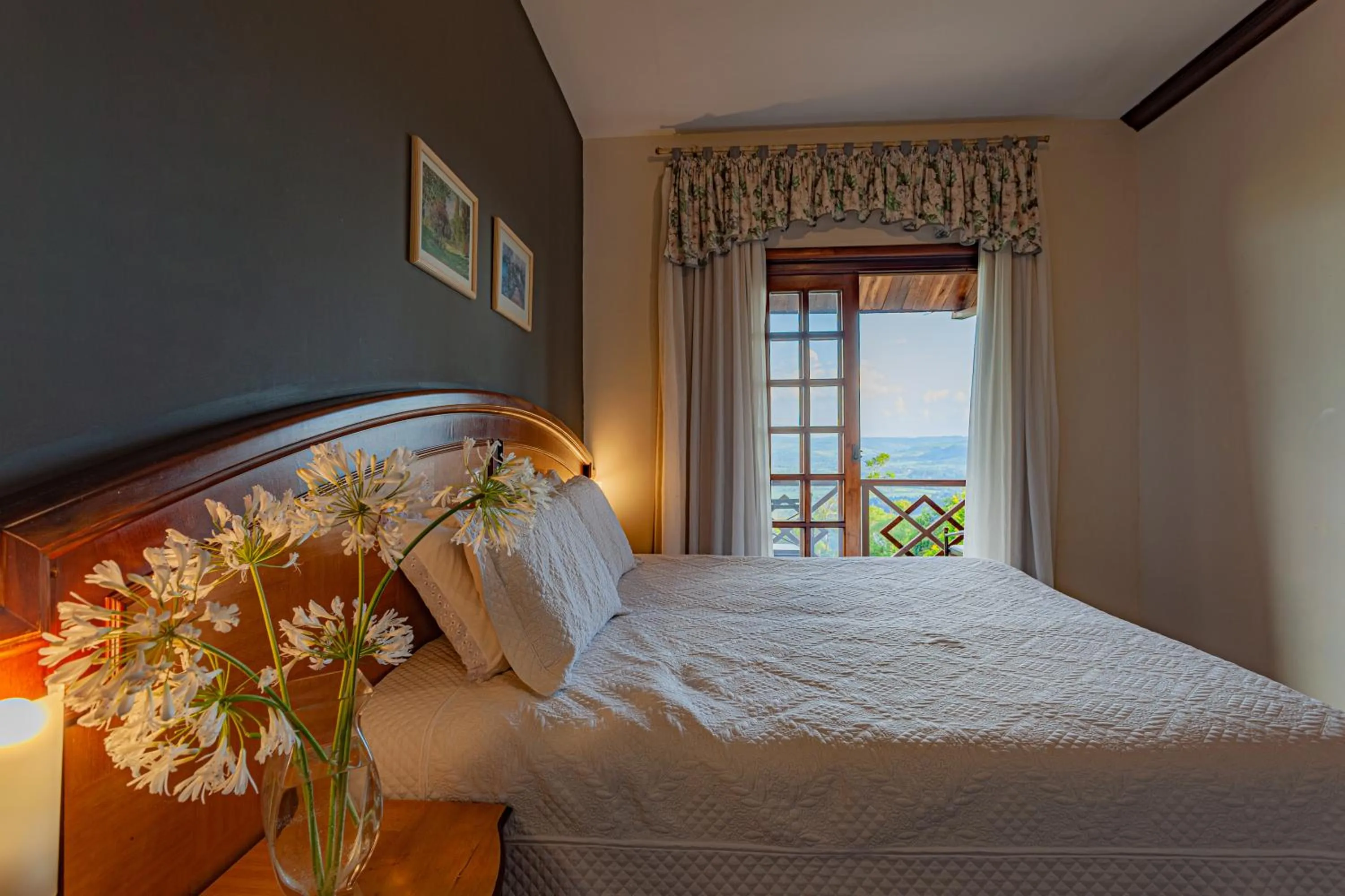 Photo of the whole room, Bed in Spaço Vale do Jordão Guarapuava