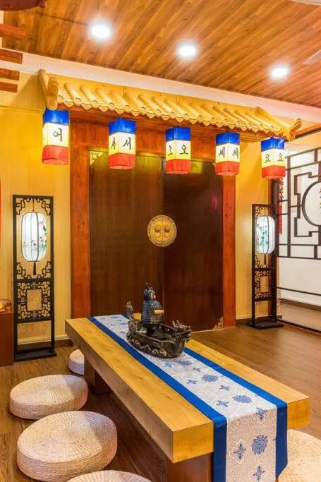 Fahrenheit88-Korea Theme Bukit Bintang Kuala Lumpur 2R2B 6Pax