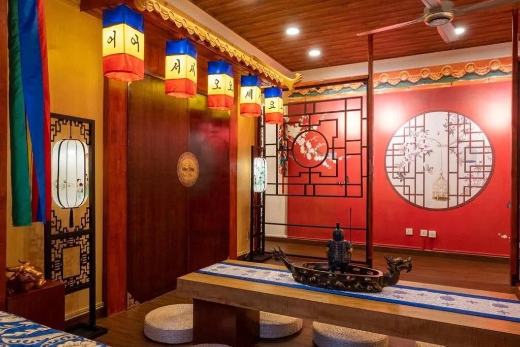 Fahrenheit88-Korea Theme Bukit Bintang Kuala Lumpur 2R2B 6Pax