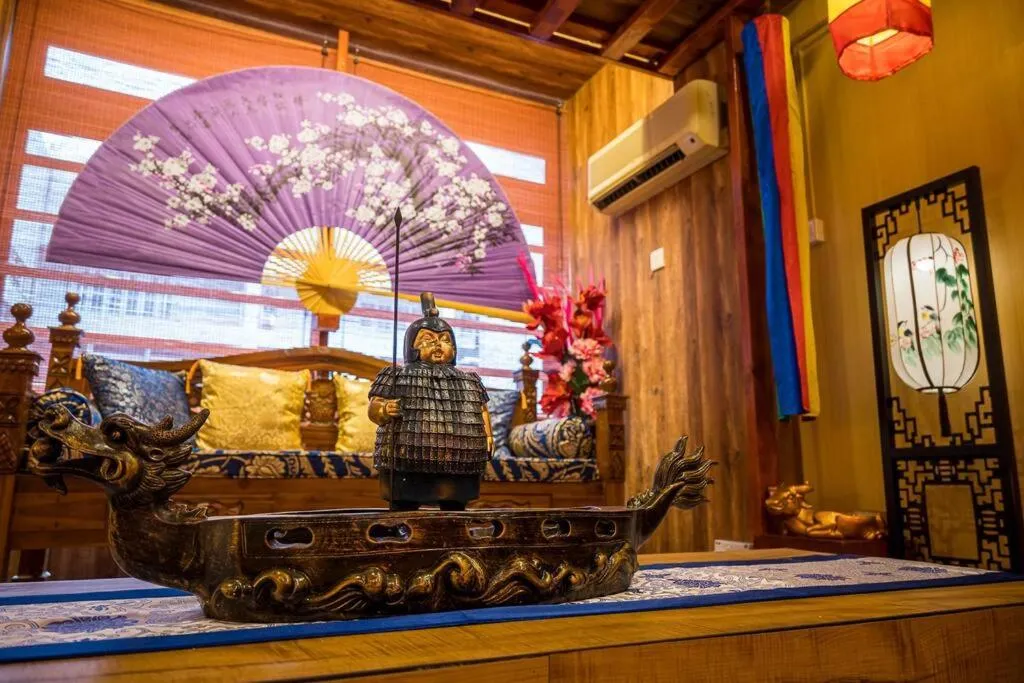 Fahrenheit88-Korea Theme Bukit Bintang Kuala Lumpur 2R2B 6Pax