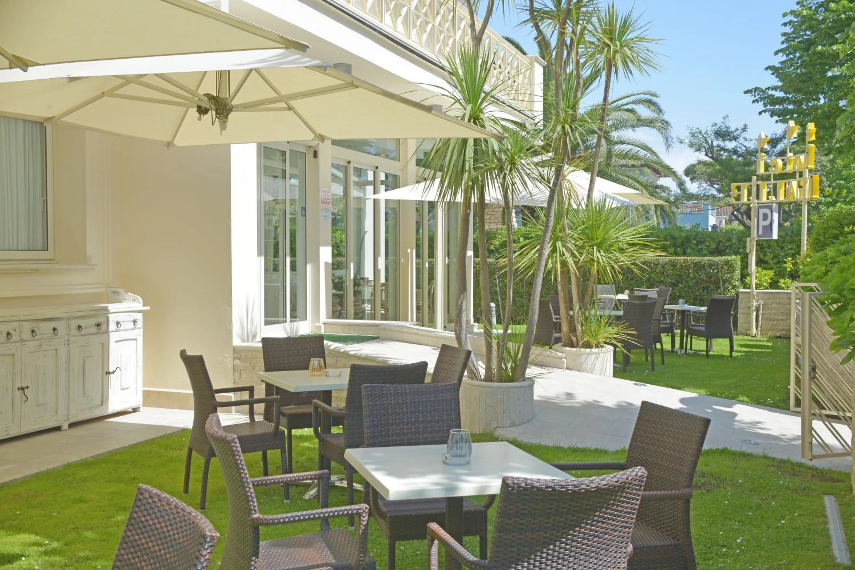 Garden in HOTEL PIGALLE