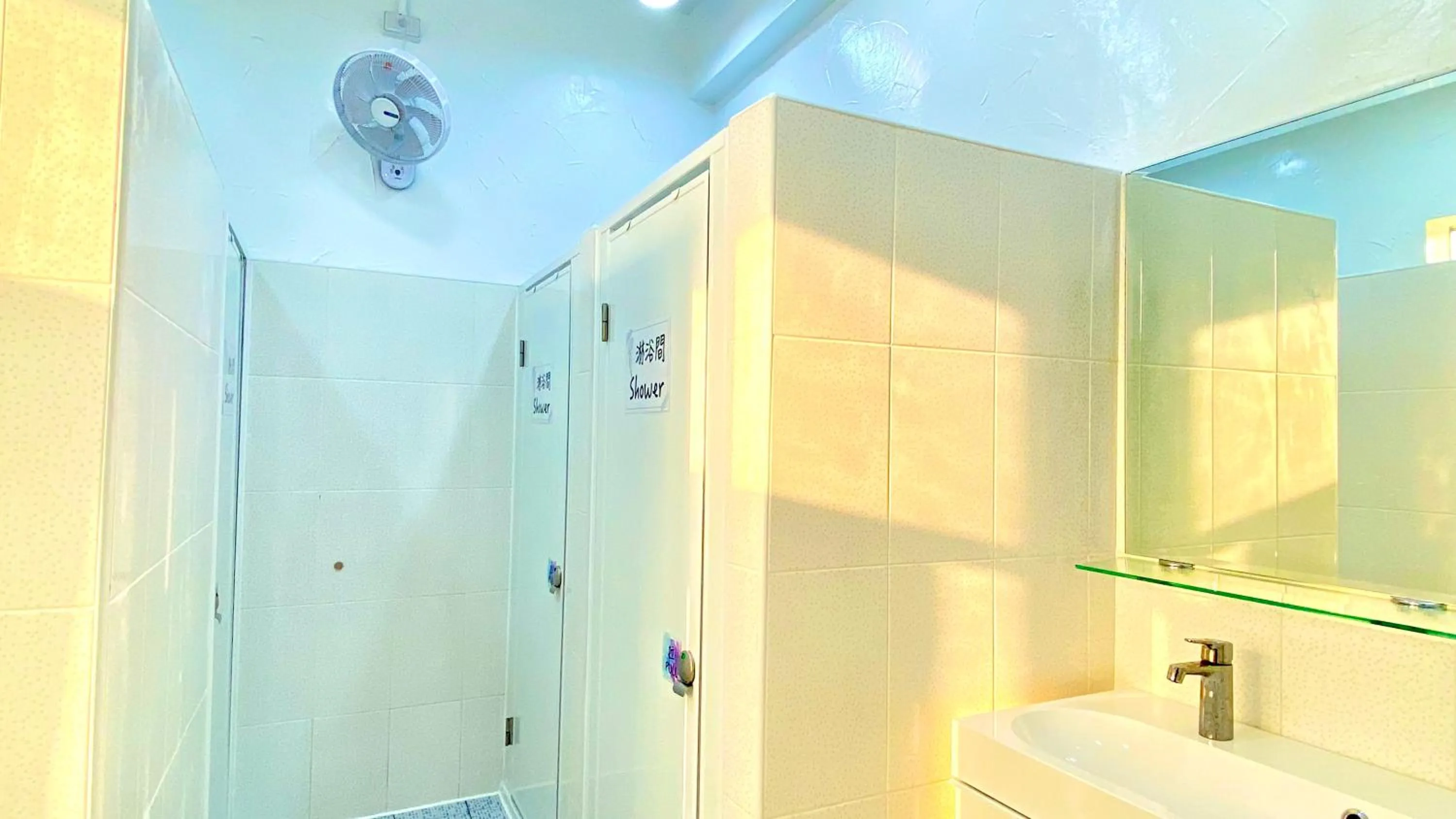 Shower in 澎湖北吉光背包客民宿 Bayhouse Hostel Penghu