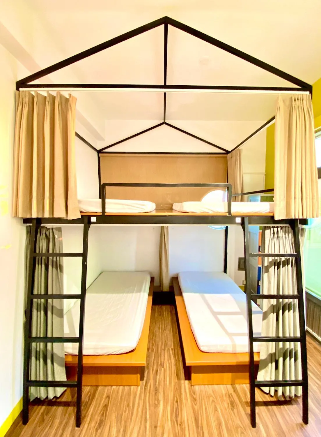 bunk bed, Bed in 澎湖北吉光背包客民宿 Bayhouse Hostel Penghu