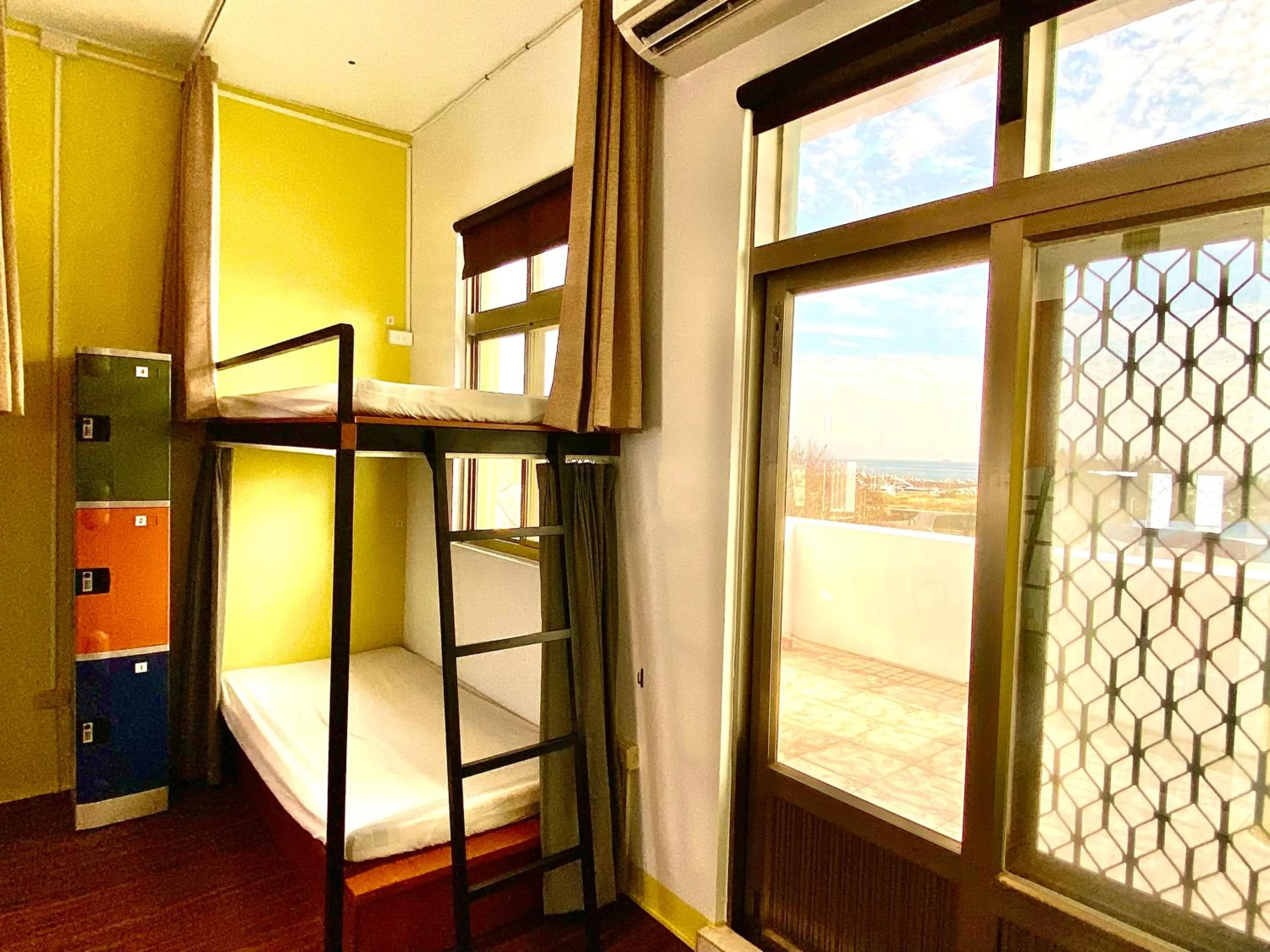 bunk bed, Bed in 澎湖北吉光背包客民宿 Bayhouse Hostel Penghu