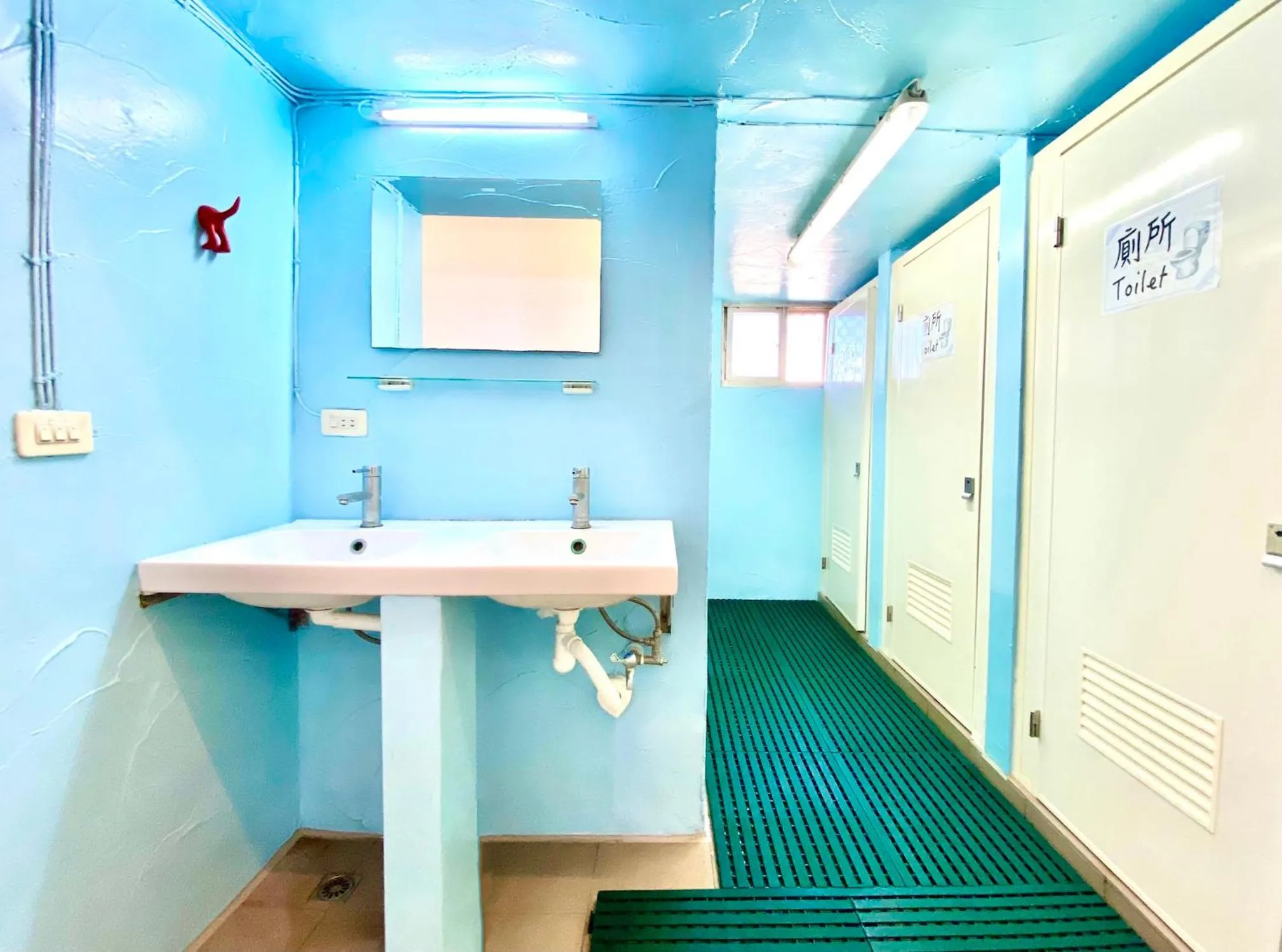 Shower in 澎湖北吉光背包客民宿 Bayhouse Hostel Penghu