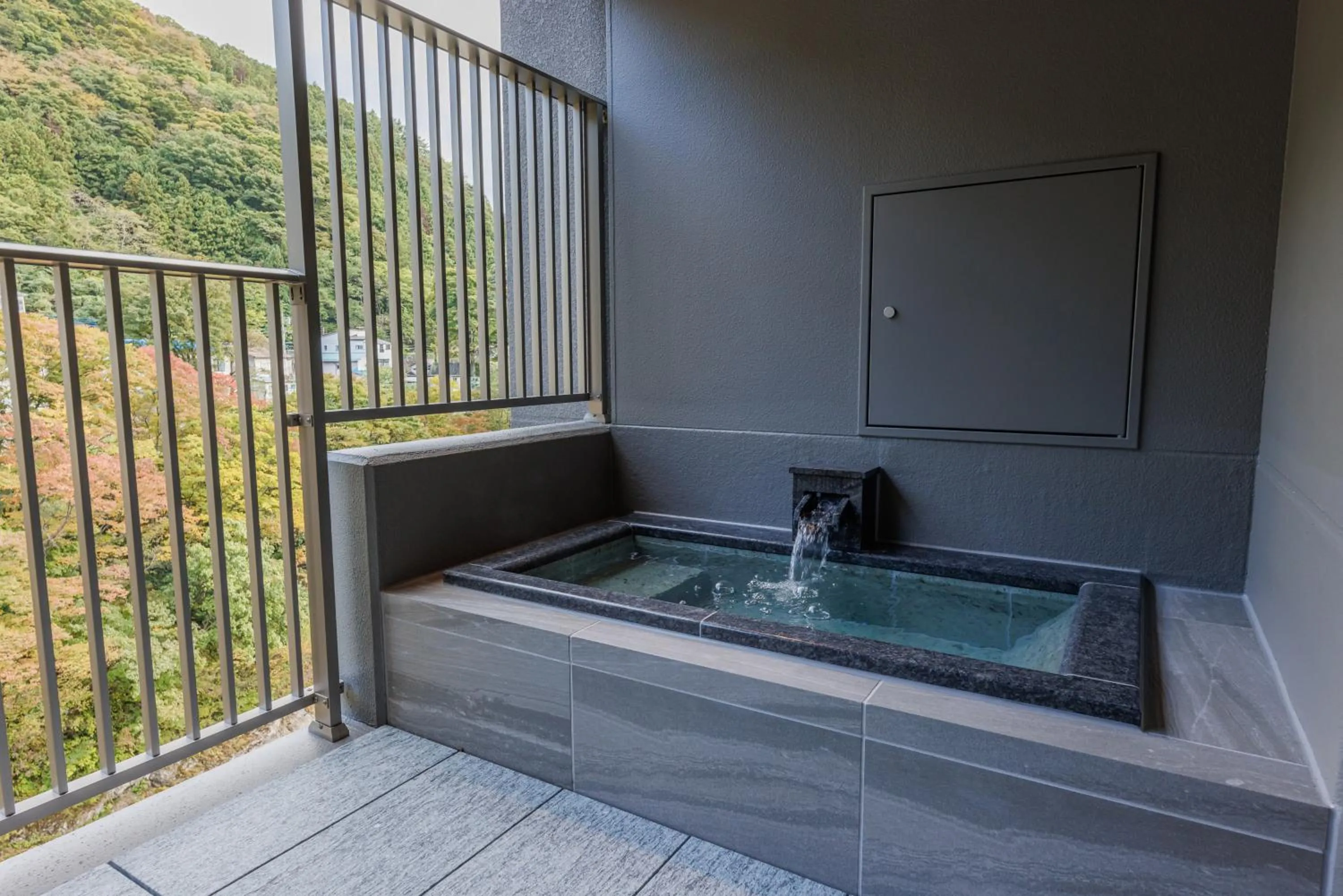 Open Air Bath in Minakami Onsen Aratashi Minakami