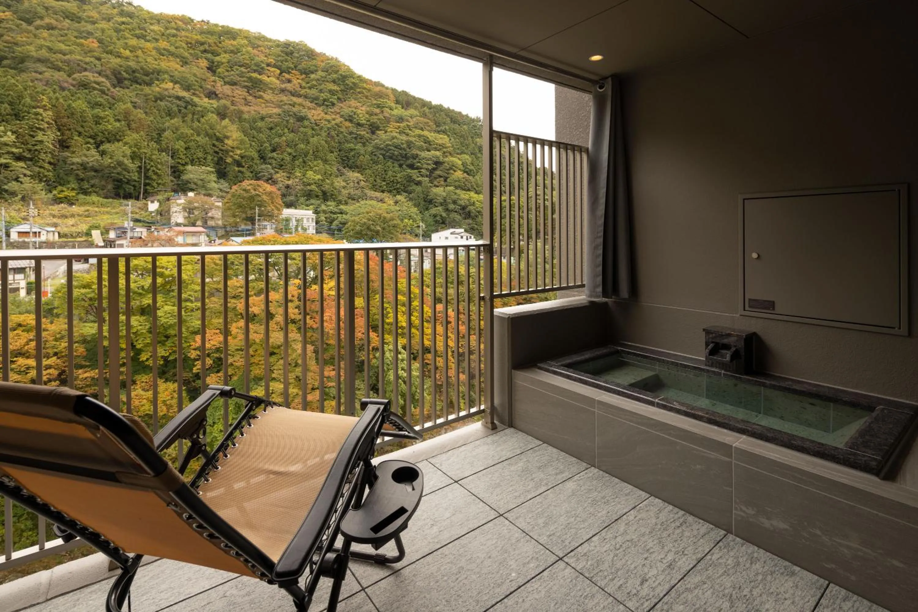 Hot Spring Bath in Minakami Onsen Aratashi Minakami