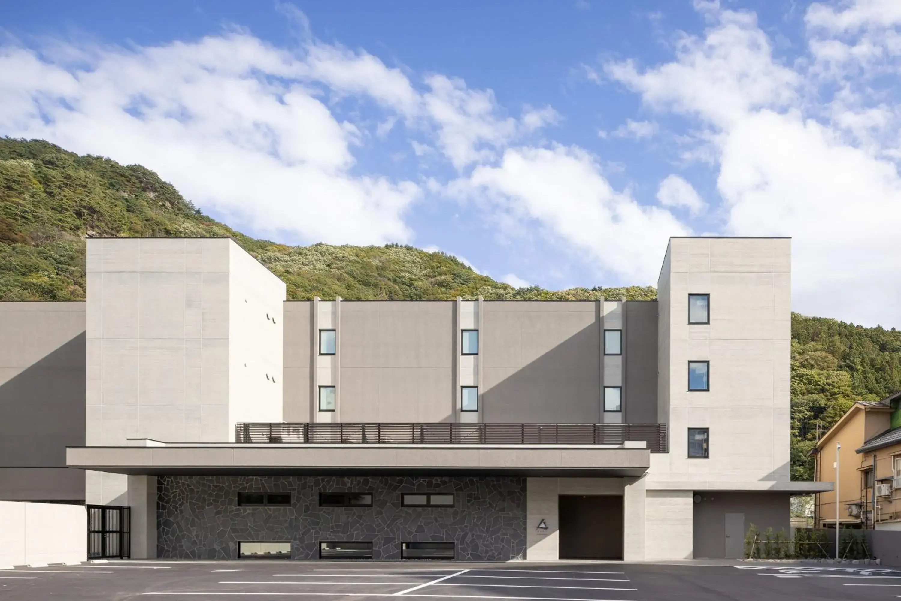 Property building in Minakami Onsen Aratashi Minakami Property building in Minakami Onsen Aratashi Minakami