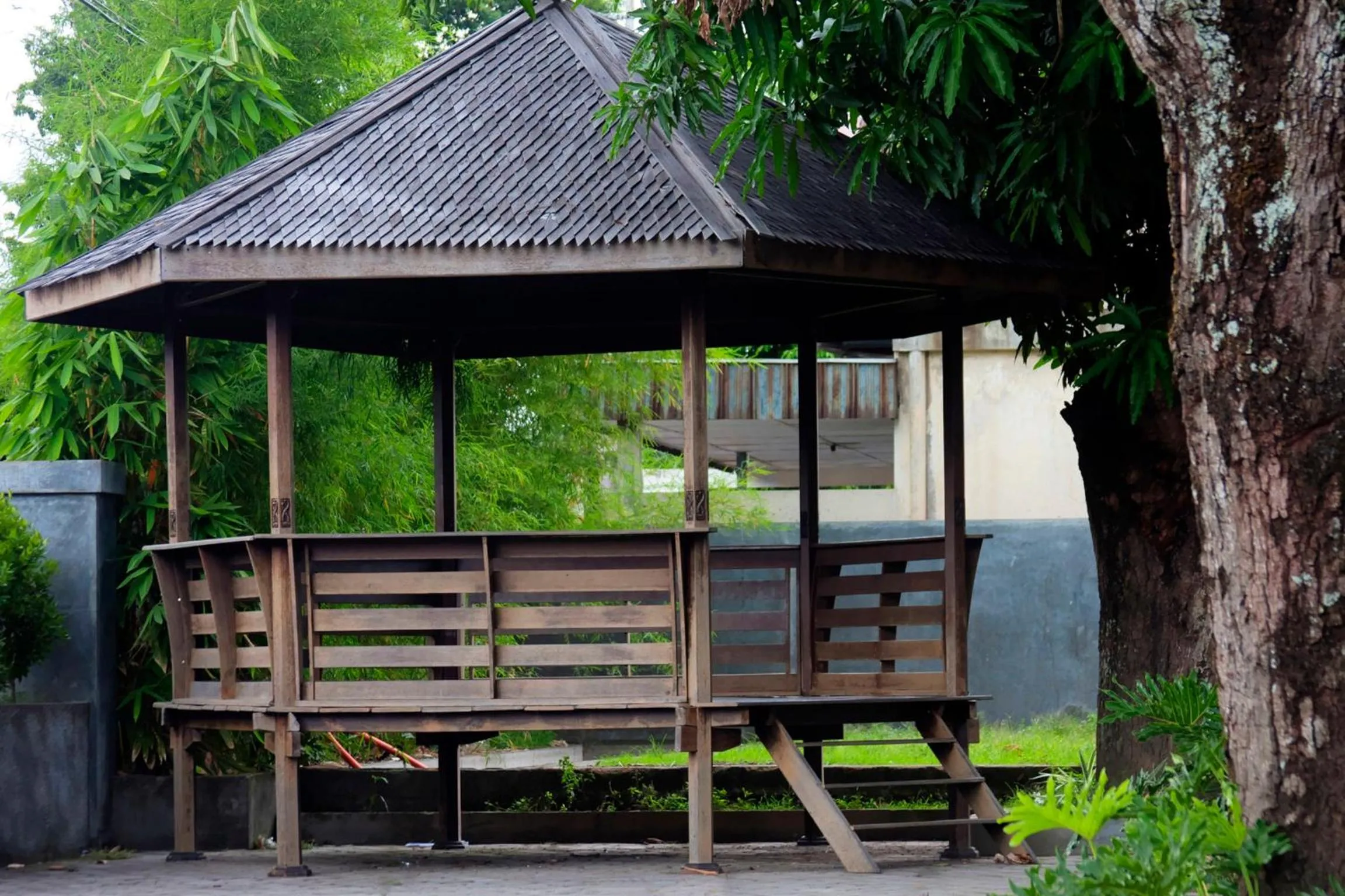 Facade/entrance in Ndalem Mantrigawen