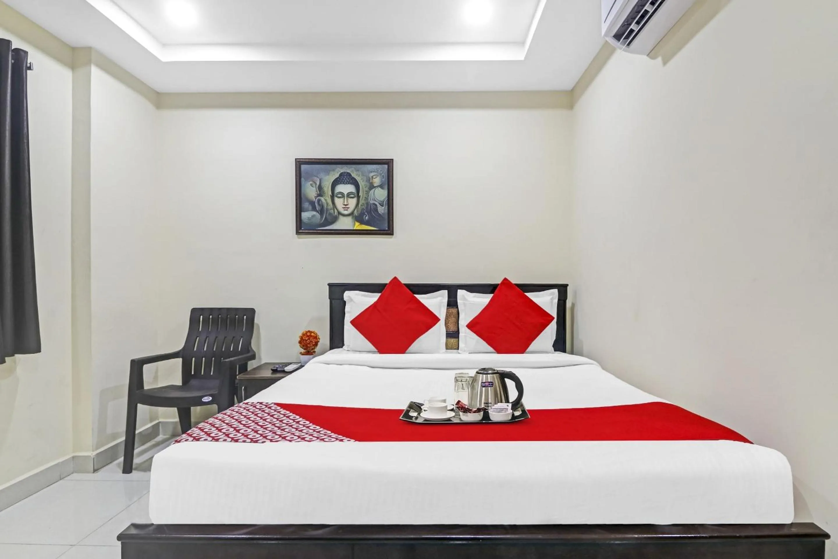 Bedroom, Bed in Super Hotel O Honey Heights Near Botanical Garden