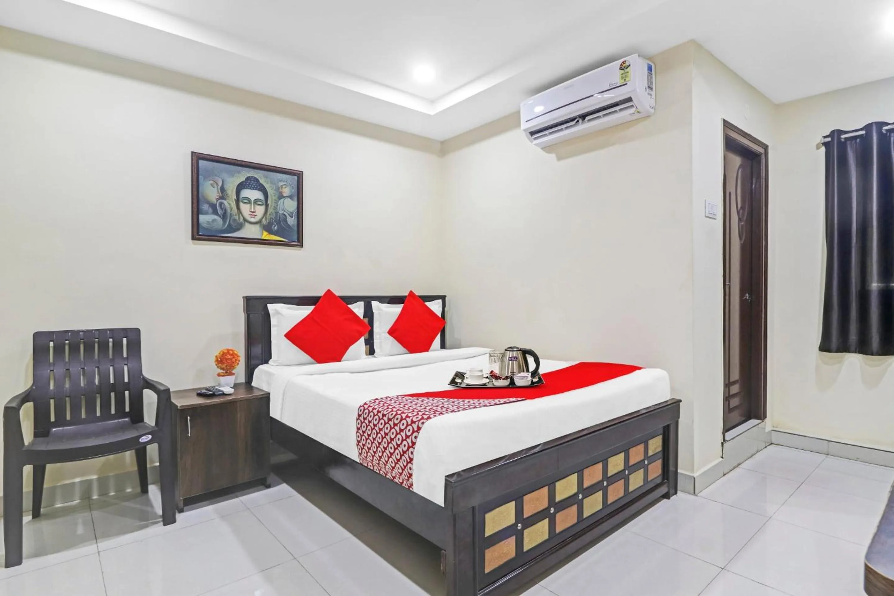 Bedroom, Bed in Super Hotel O Honey Heights Near Botanical Garden